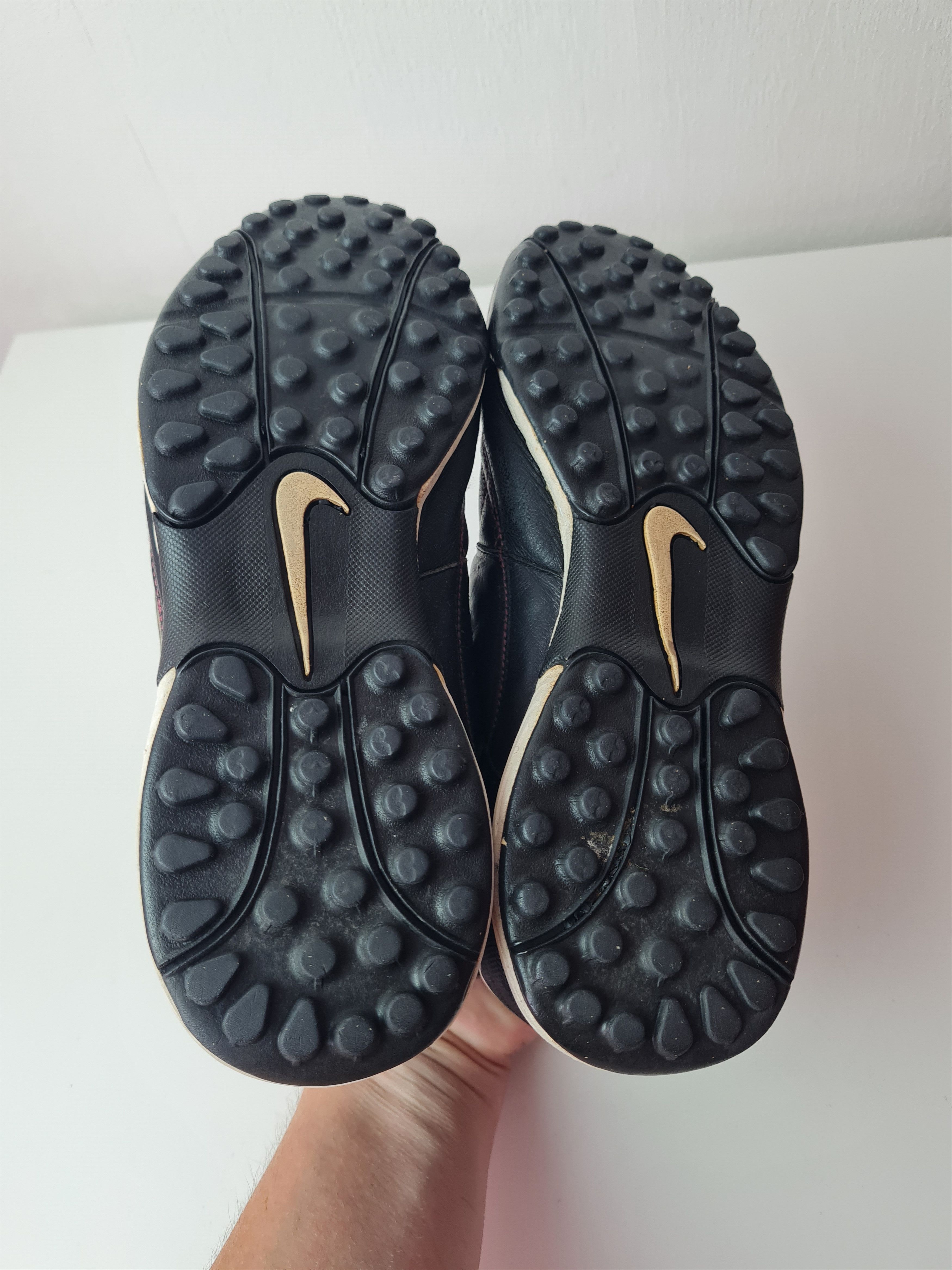 Nike Football Soccer Nike Tiempo R10 Ronaldinho Dois TF Indor Size US 8.5 / EU 41-42 - 12 Thumbnail