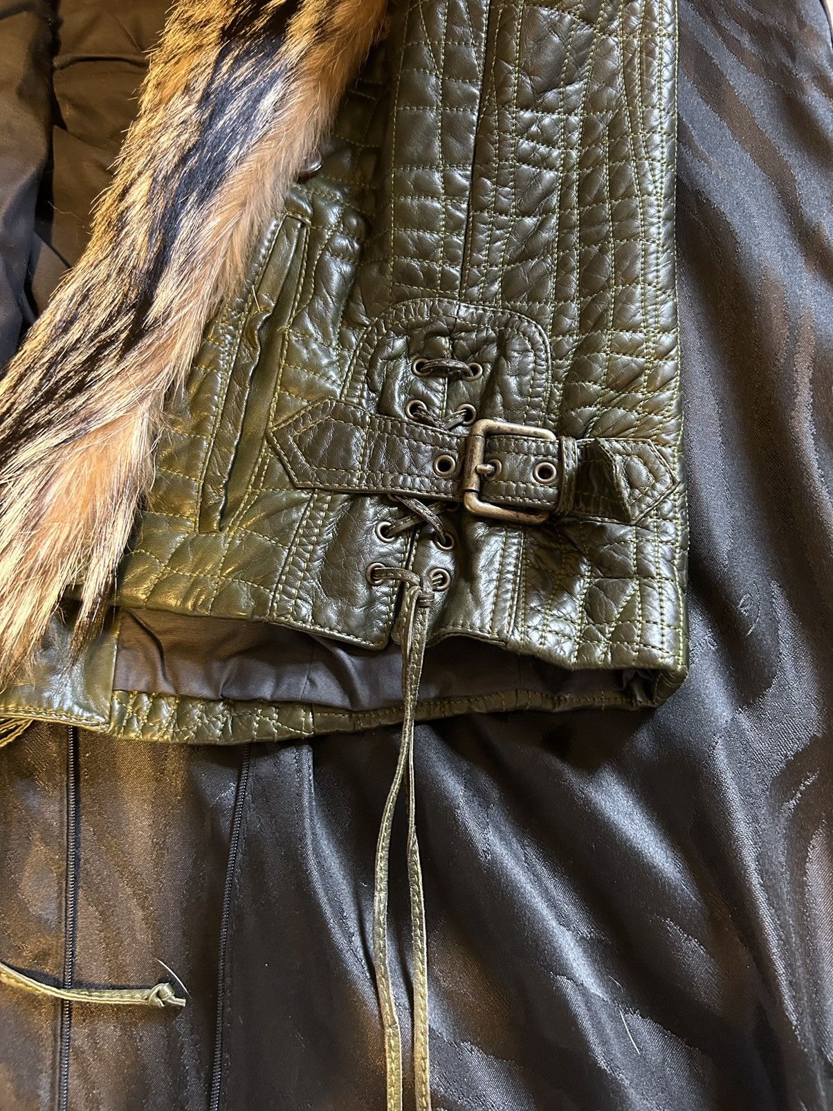 Roberto Cavalli × Vintage ONE OF A KIND RUNWAY 2005 Leather Coyote Fur jacket Size US S / EU 44-46 / 1 - 14 Thumbnail