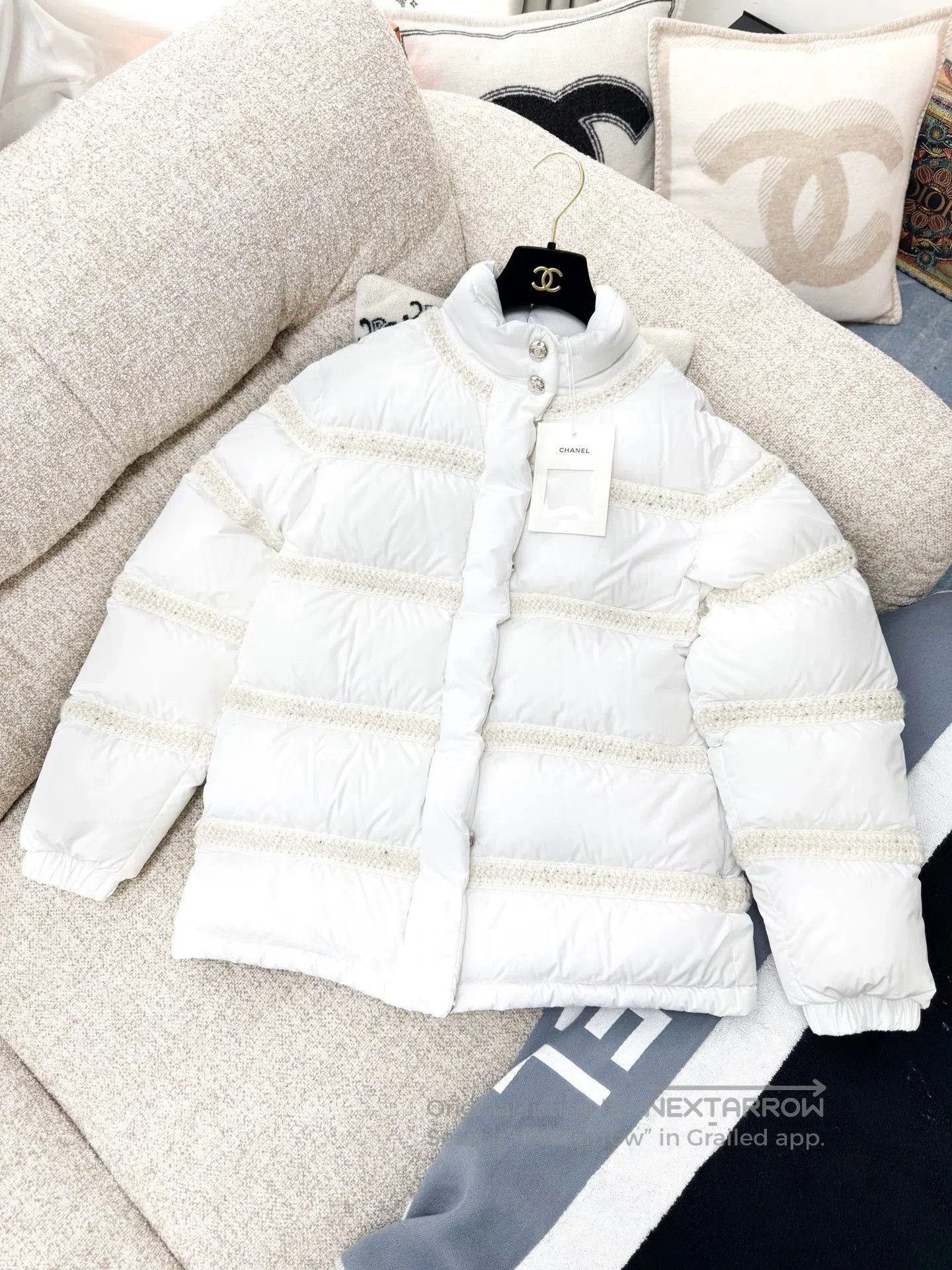 Chanel Chanel White Lace Trimmed Down Jacket. Size US S / EU 44-46 / 1 - 1 Thumbnail