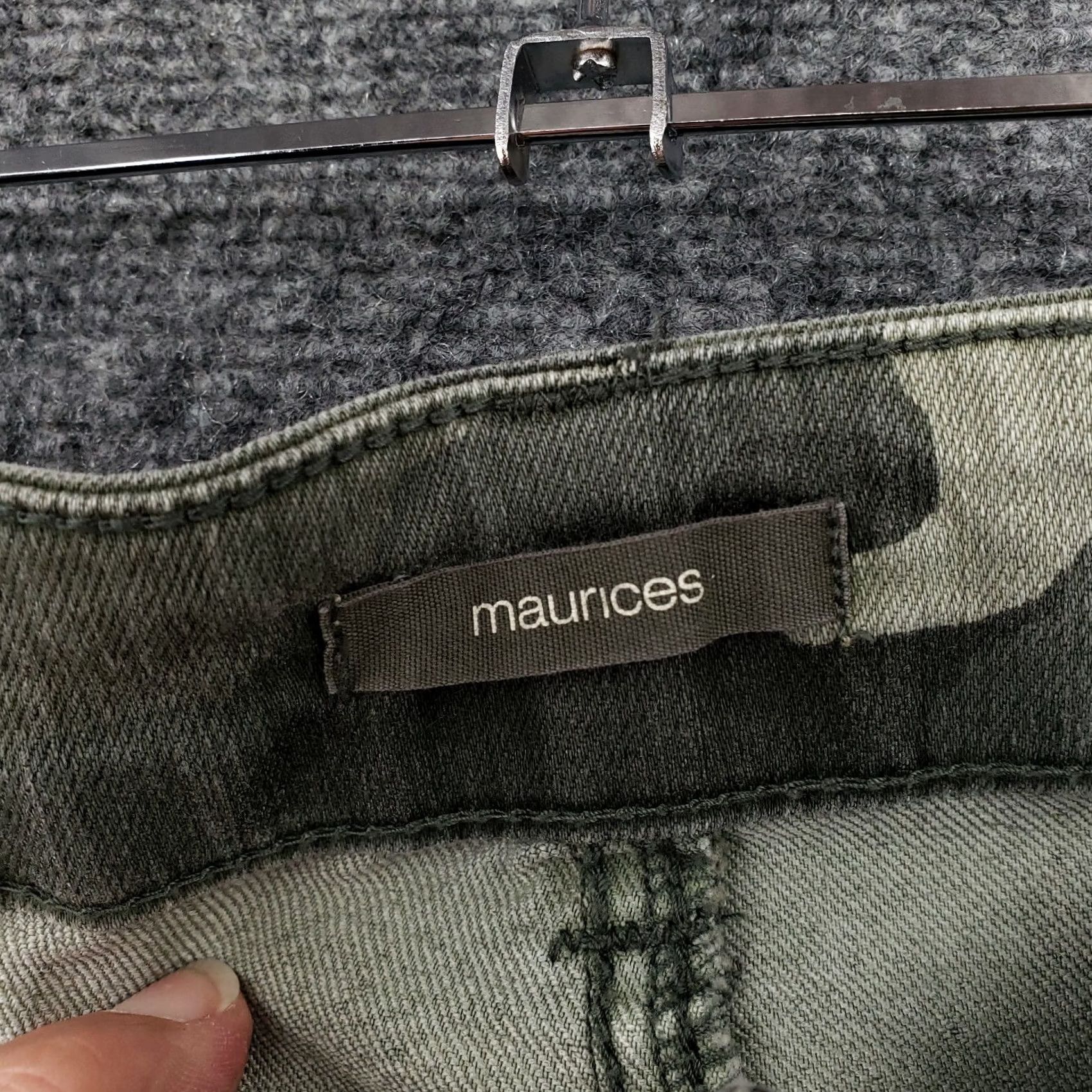 Vintage Maurices Jeans Womens S Small Mid-Rise Skinny Camouflage Green Denim Stretch Pockets 5-Pocket Regular Fit Jeans Mens? Size 28" / US 6 / IT 42 - 3 Thumbnail