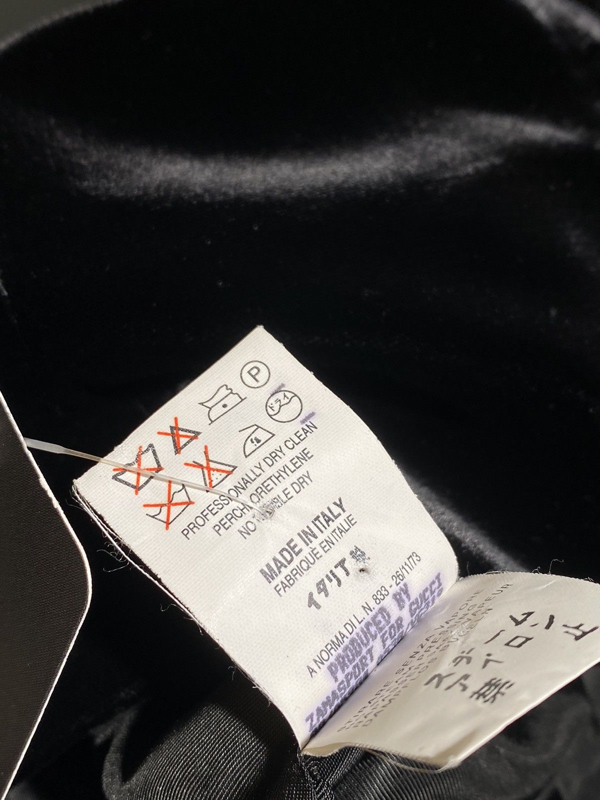 Gucci × Tom Ford Gucci by Tom Ford black velvet jacket with puff sleeves Size S / US 4 / IT 40 - 7 Thumbnail