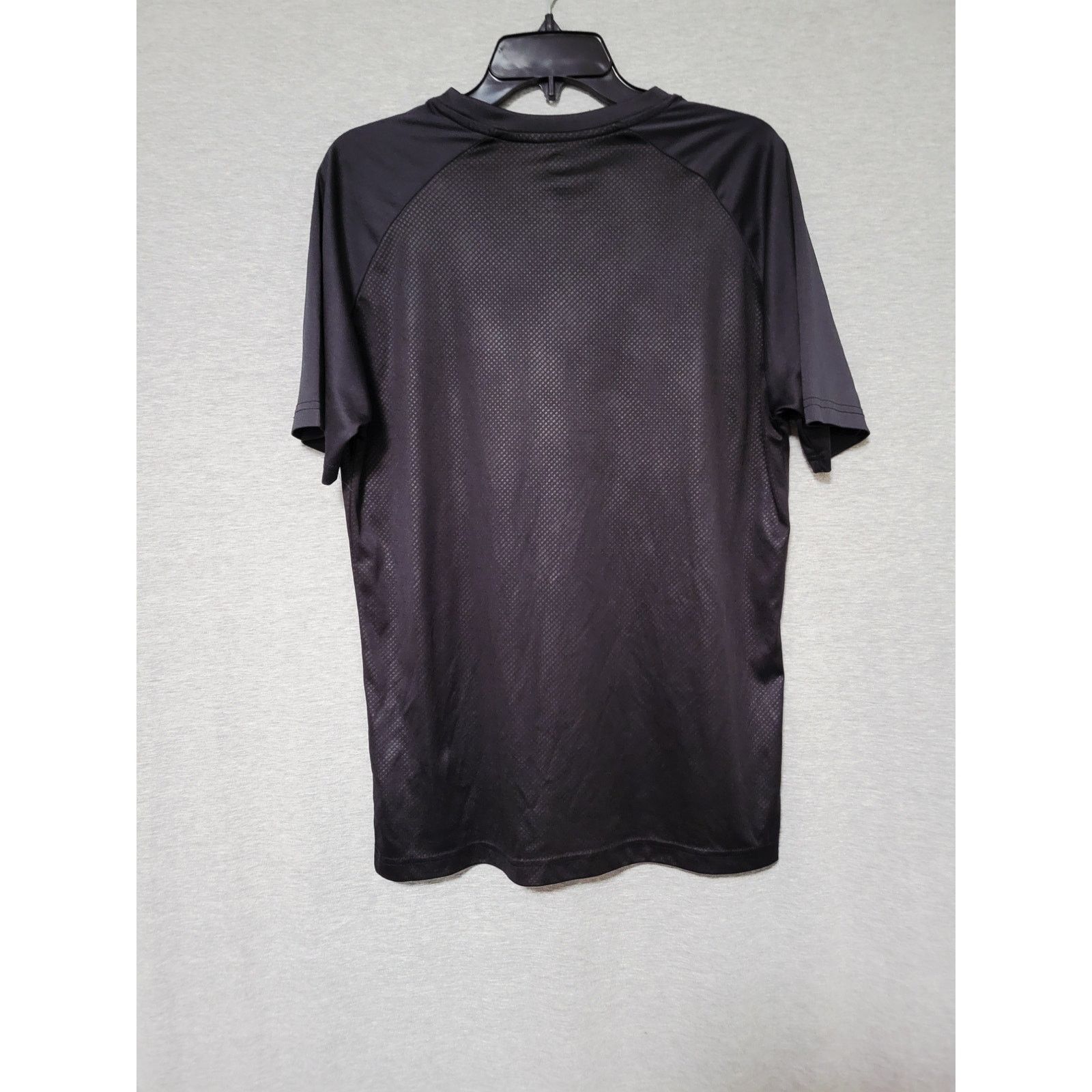 NHL Men's NHL Blackhawks Hockey Moisture Wicking T Shirt Medium Size US M / EU 48-50 / 2 - 2 Thumbnail