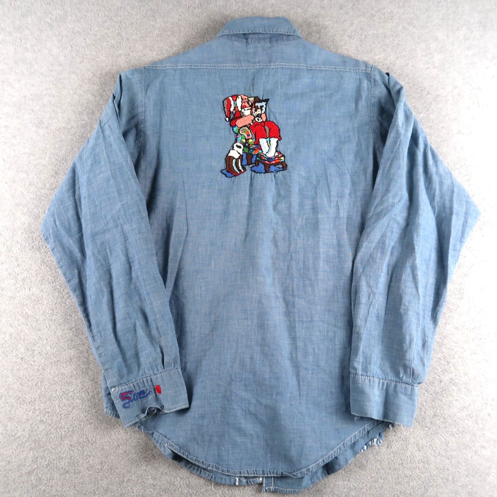 Vintage VINTAGE Hand Embroidered Chambray Shirt Santa Size Small S Blue Shirt Women Boho 70s 60s Hippie Size S / US 4 / IT 40 - 2 Thumbnail