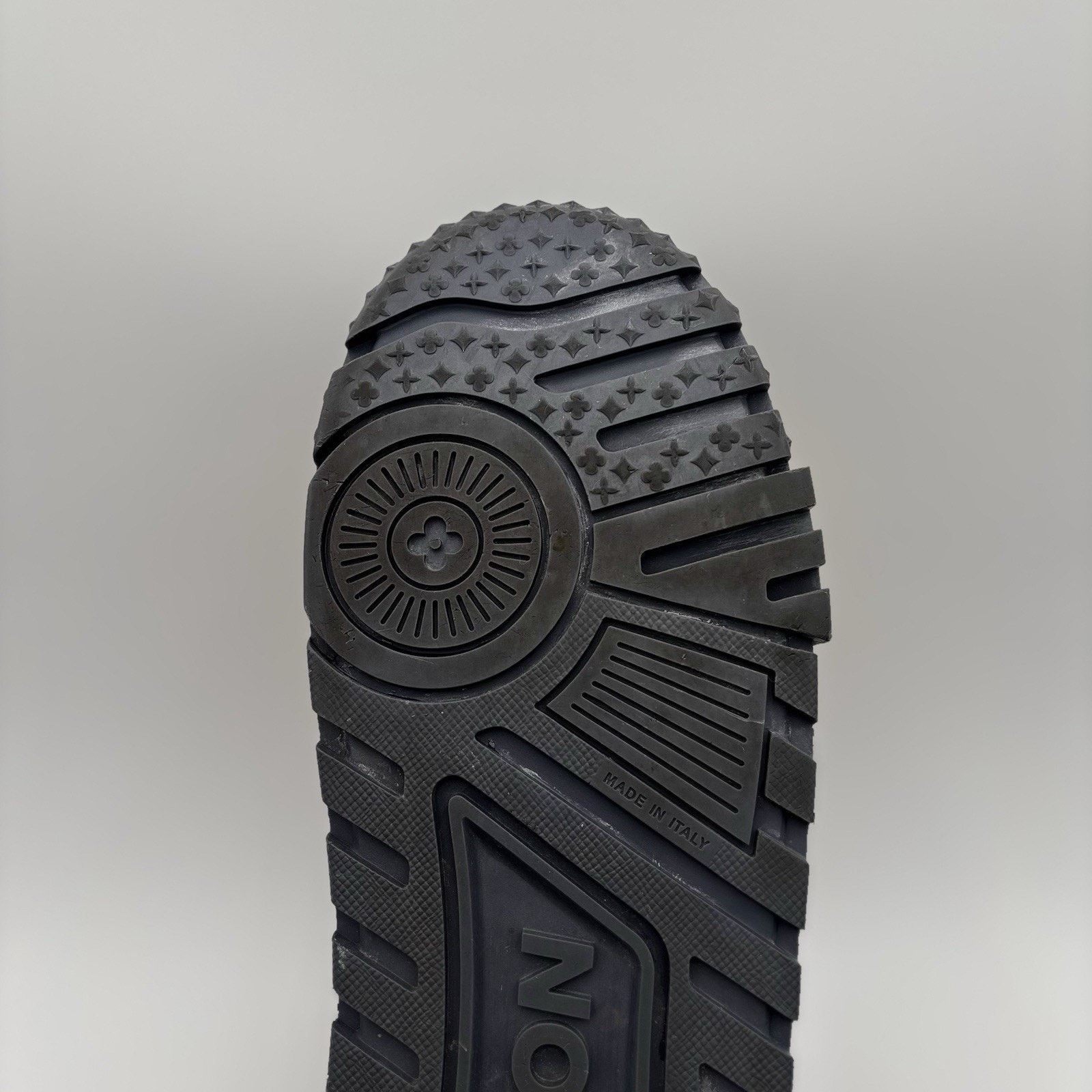 Louis Vuitton 11-11.5 Louis Vuitton Maxi ' Black, Orange ' | SUPER CLEAN! Size US 11.5 / EU 44-45 - 19 Thumbnail
