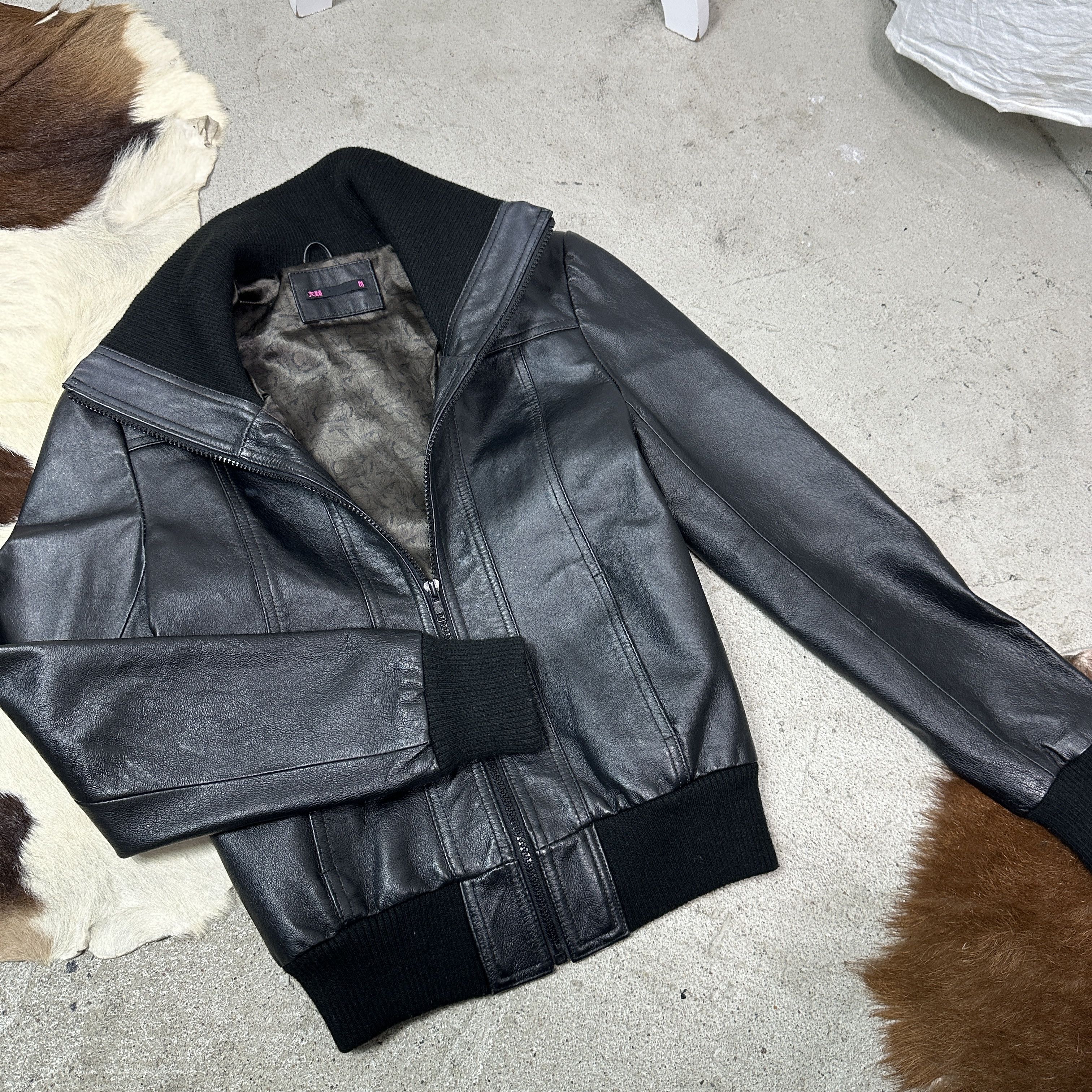 Vintage Vintage Leather Biker Moto Fitted Grunge Jacket 00s Size US S / EU 44-46 / 1 - 4 Thumbnail