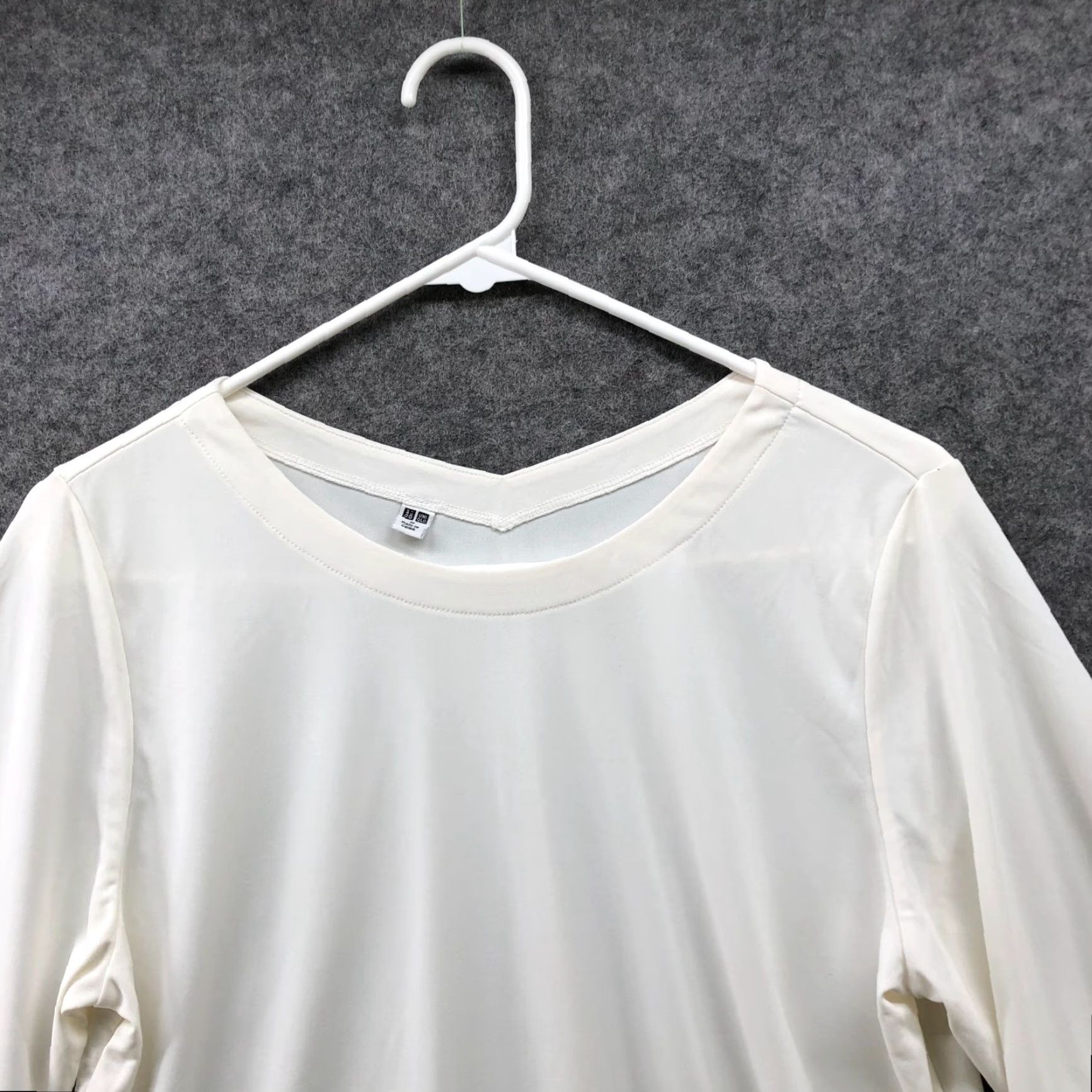 Uniqlo Uniqlo Blouse Womens M Ivory Crewneck 3/4 Sleeve Bell Ruffle Shirt Size M / US 6-8 / IT 42-44 - 3 Thumbnail
