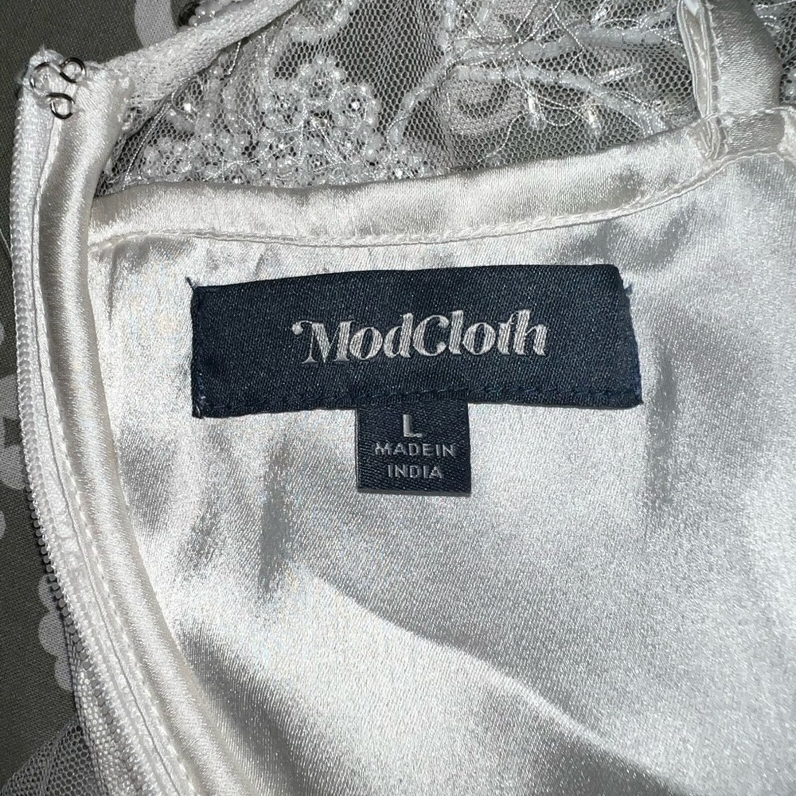 Other Stunning ModCloth Everlasting Romance Wedding Gown! Size L / US 10 / IT 46 - 7 Thumbnail