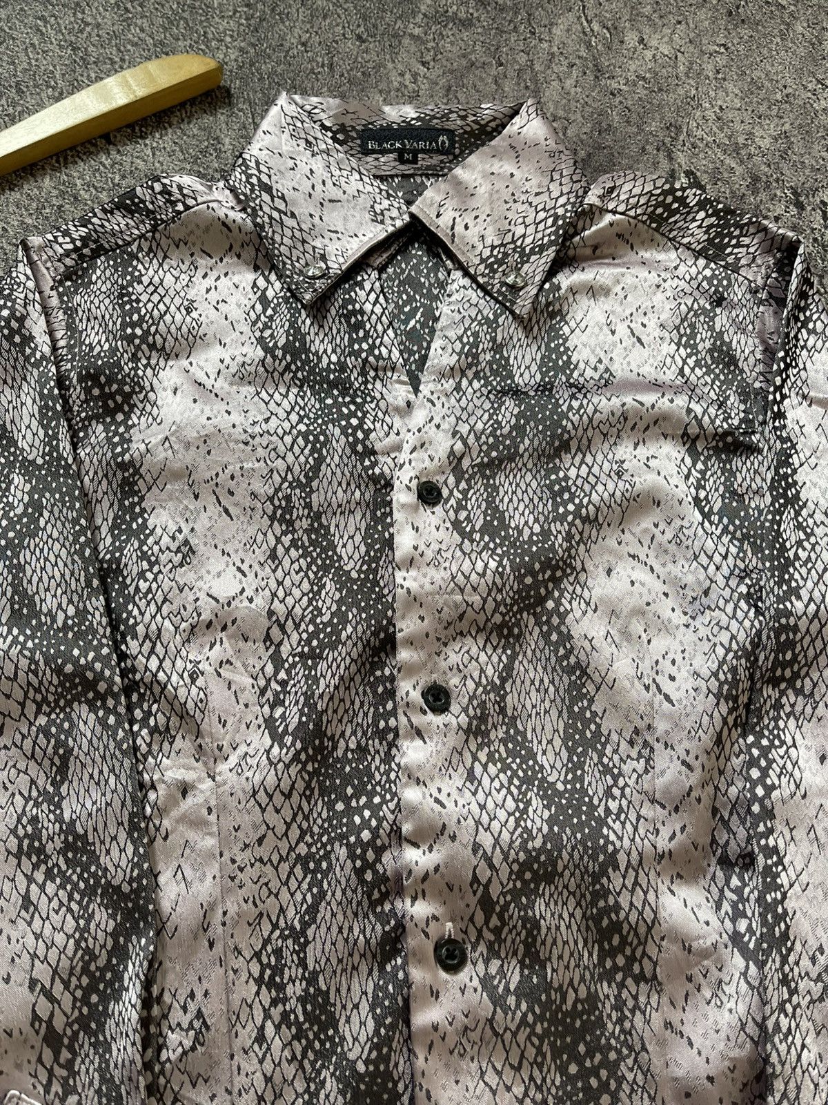 Japanese Brand Black Varia Japan Snakeskin Ifsixwasnine Shirt Size US M / EU 48-50 / 2 - 8 Thumbnail