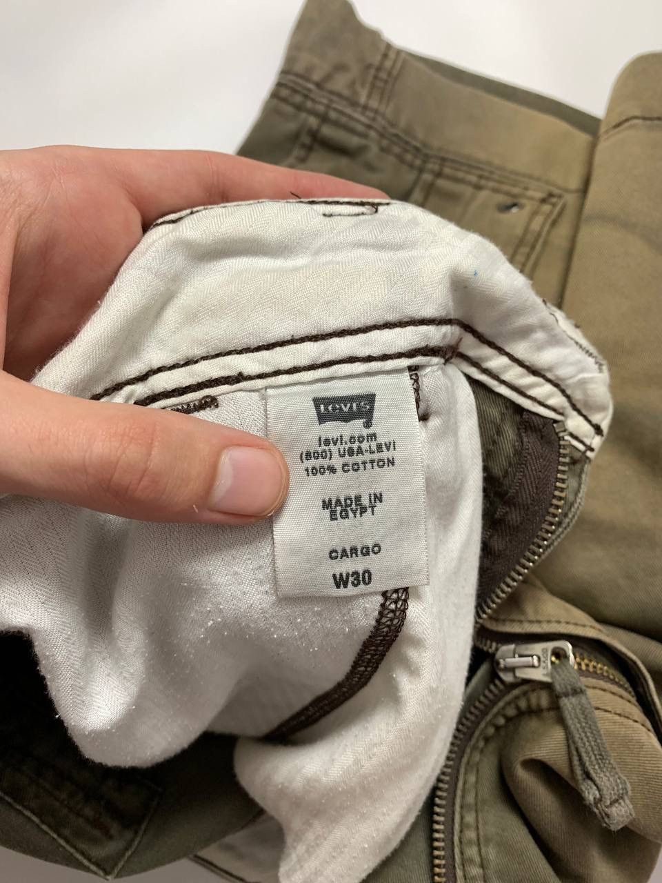 Levi's × Vintage Crazy Y2K/2000s Baggy Distressed Levi’s Skater Cargo Shorts Size US 30 / EU 46 - 10 Thumbnail