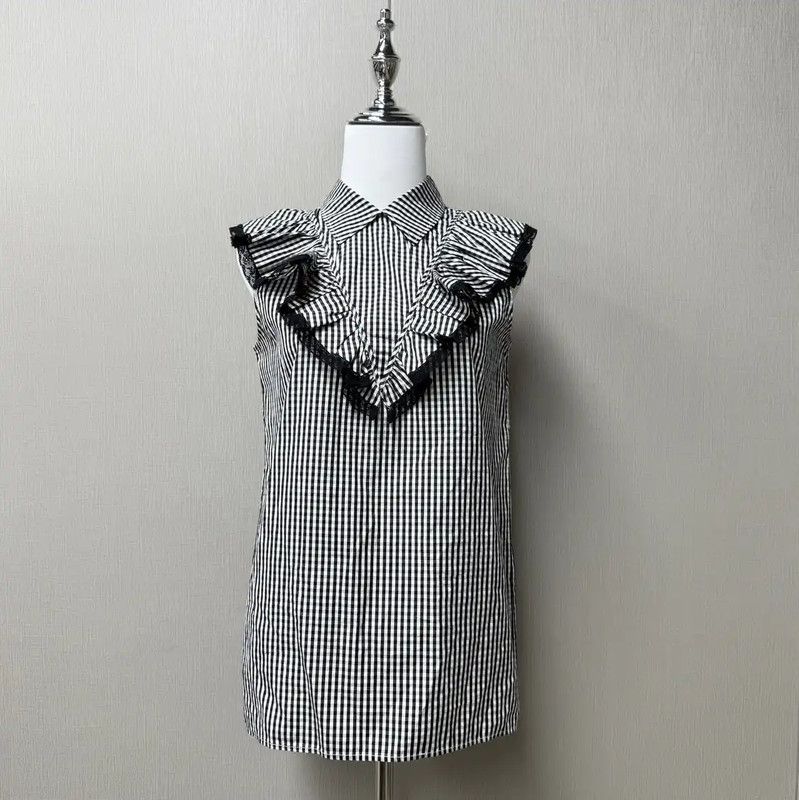 Miu Miu Miu Miu Sleeveless Checkered Blouse for Summer 0089 Size XS / US 0-2 / IT 36-38 - 1 Thumbnail