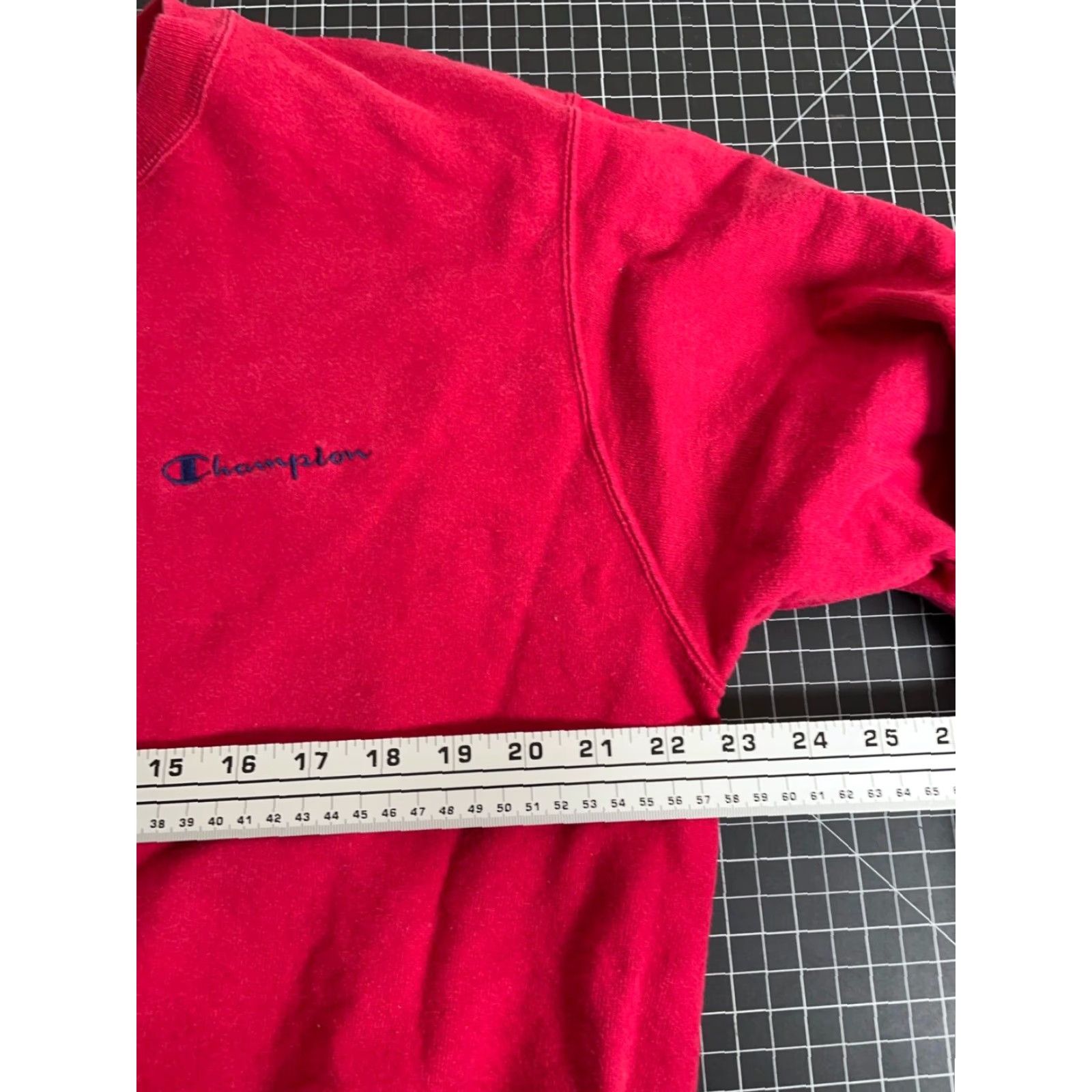 Champion VINTAGE Champion Sweatshirt Adult Large Red Embroidered Script 90s Hipster Retro Mens Pullover Sweatshirt Size US L / EU 52-54 / 3 - 5 Thumbnail