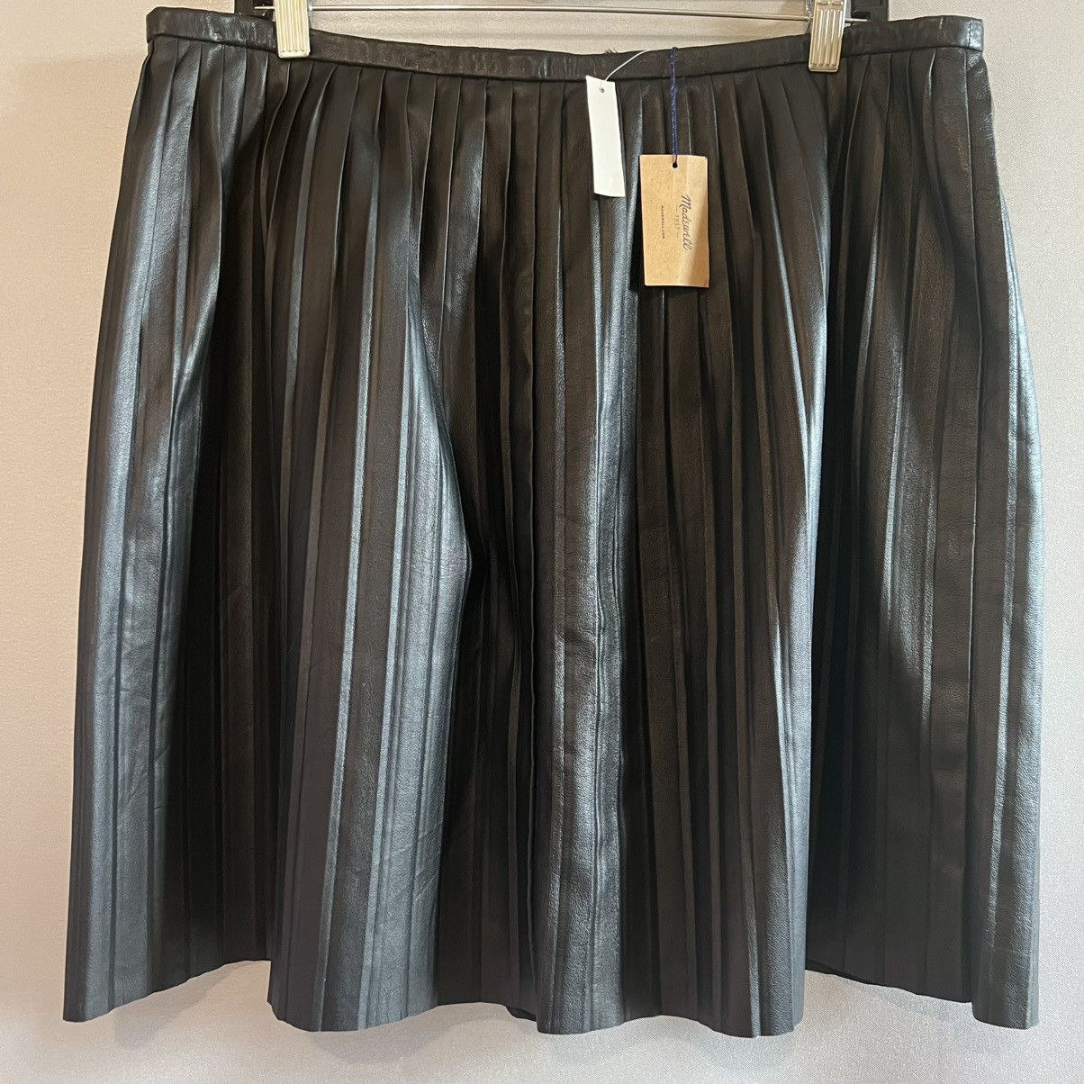 Madewell Madewell black pleated leather skirt Size 36" / US 14 / IT 50 - 1 Thumbnail
