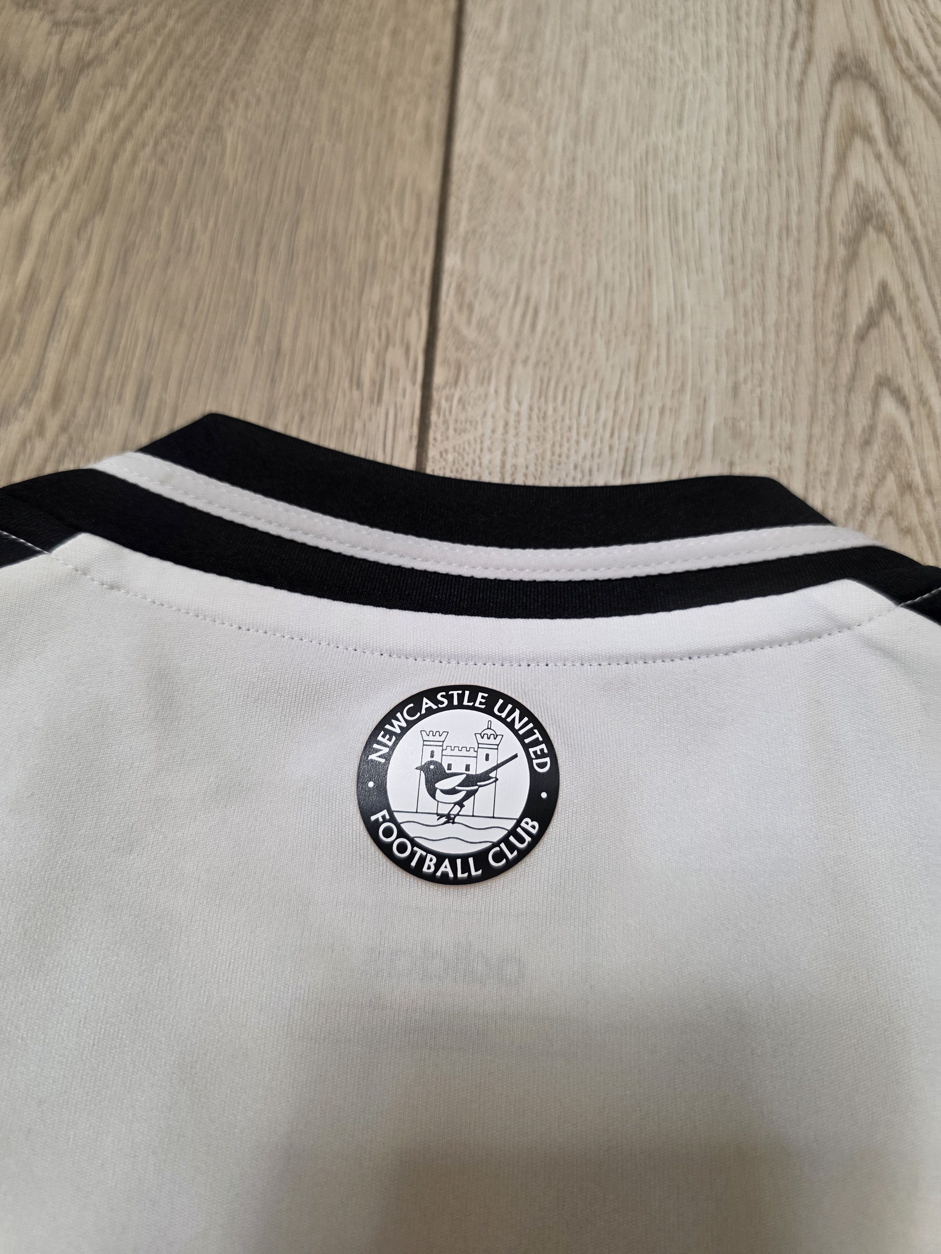 Adidas NEWCASTLE UNITED 2024 2025 HOME FOOTBALL SHIRT SOCCER JERSEY Size US M / EU 48-50 / 2 - 5 Thumbnail