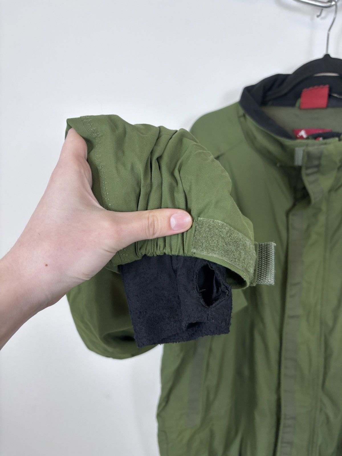 Oakley Vintage Oakley Men’s Dark Green Technical Ski Jacket Size US XL / EU 56 / 4 - 11 Thumbnail