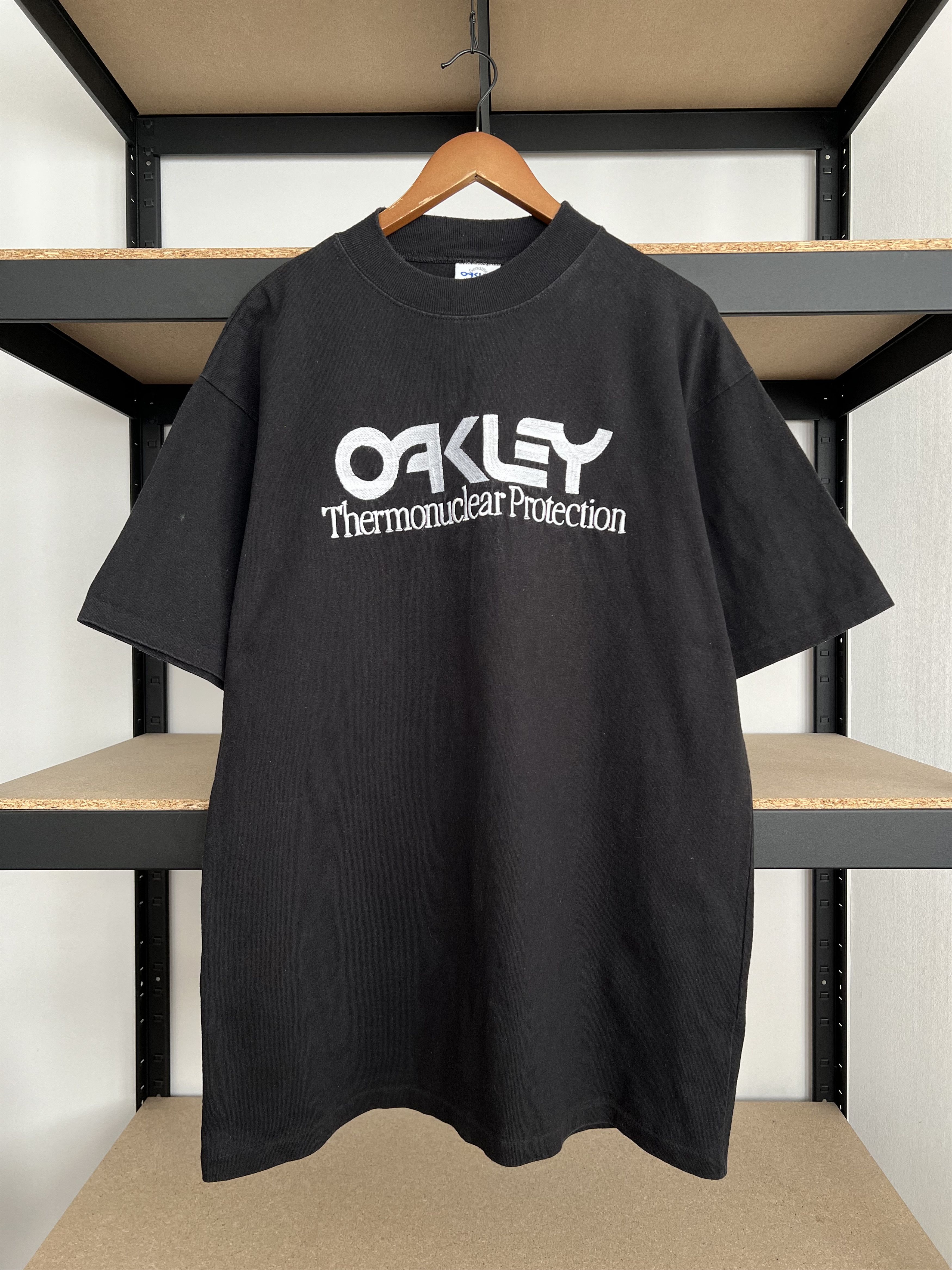 Oakley Vintage 90s Oakley Thermonuclear Protection Black T-shirt Size US XL / EU 56 / 4 - 1 Thumbnail