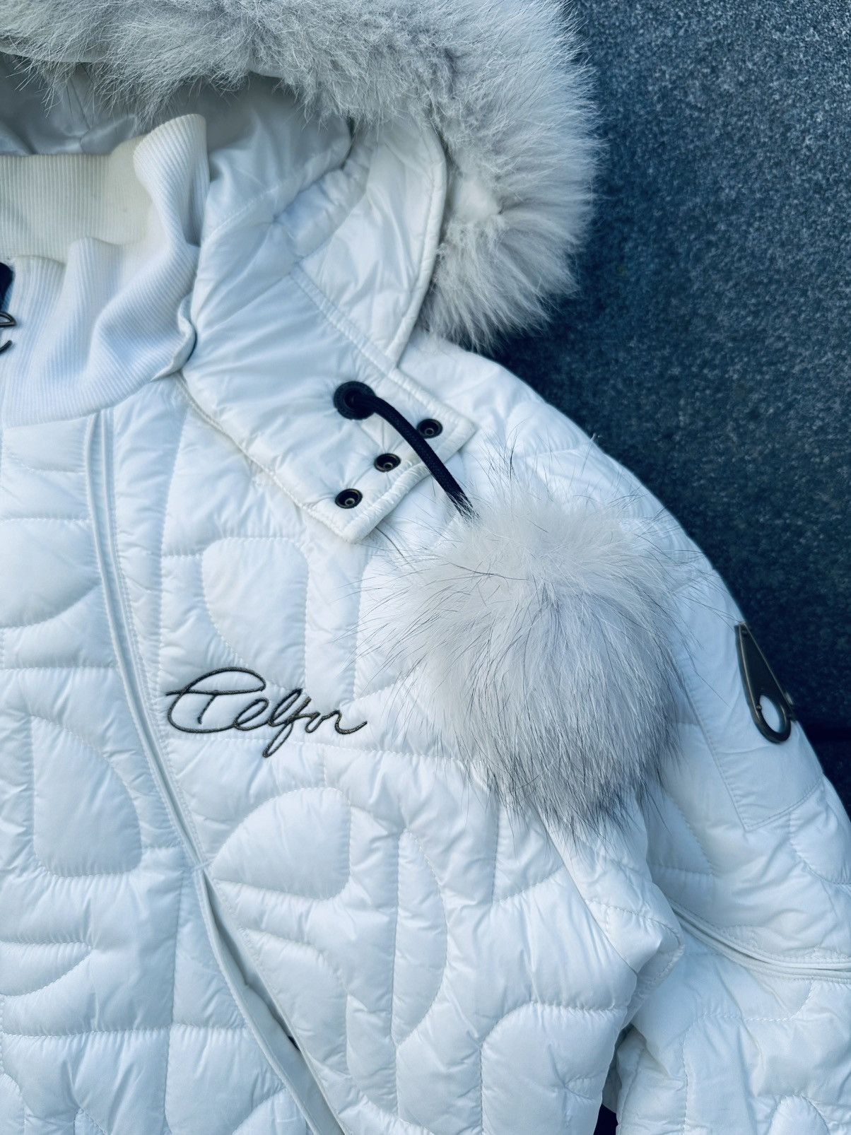 Moose Knuckles × Telfar Telfar x Moose Knuckles FW21 Cropped Fox Fur Bomber Jacket Size US M / EU 48-50 / 2 - 10 Thumbnail