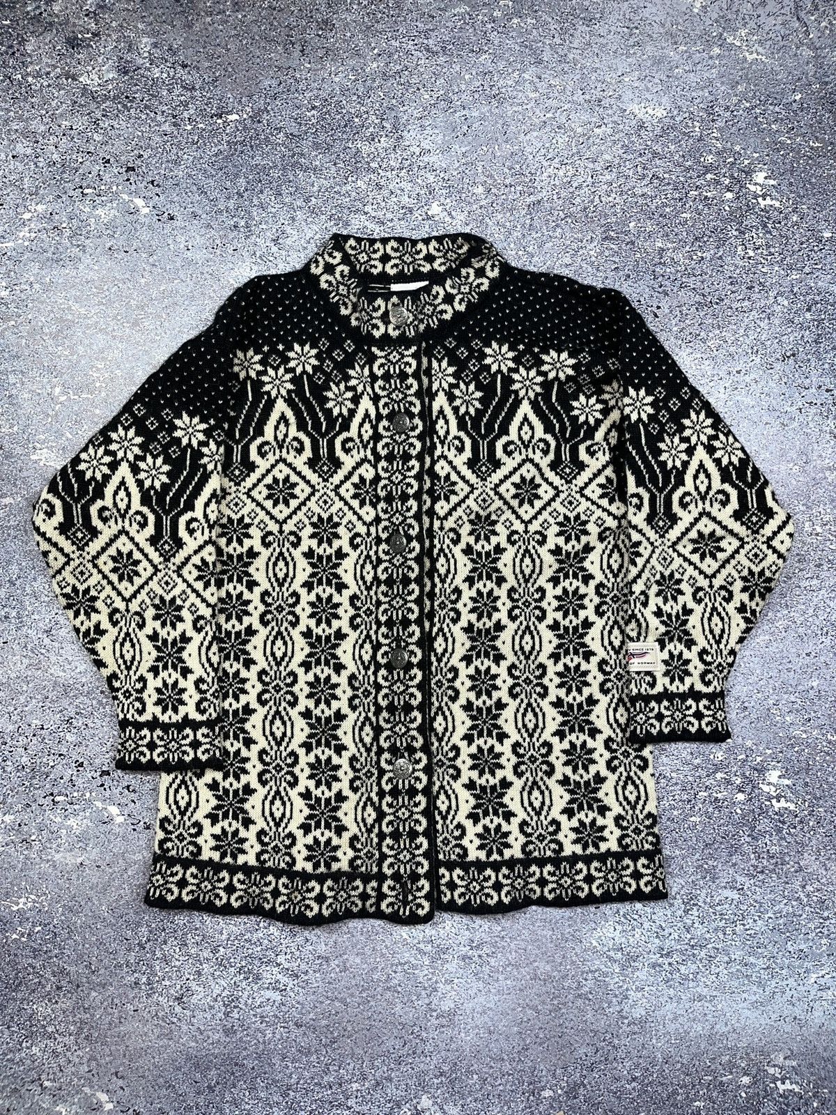 Vintage Dale Of Norway Cardigan Knitted Fair Isle Clasps