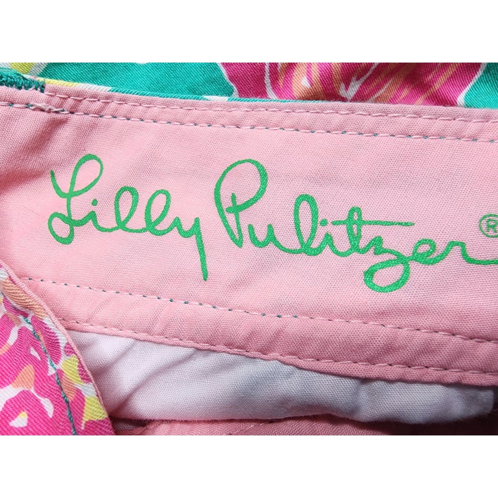 Lilly Pulitzer VINTAGE Lilly Pulitzer Shaggin Callahan Shorts Monogram Lagoon Green 00? Size 24" / US 00 / IT 34 - 7 Thumbnail