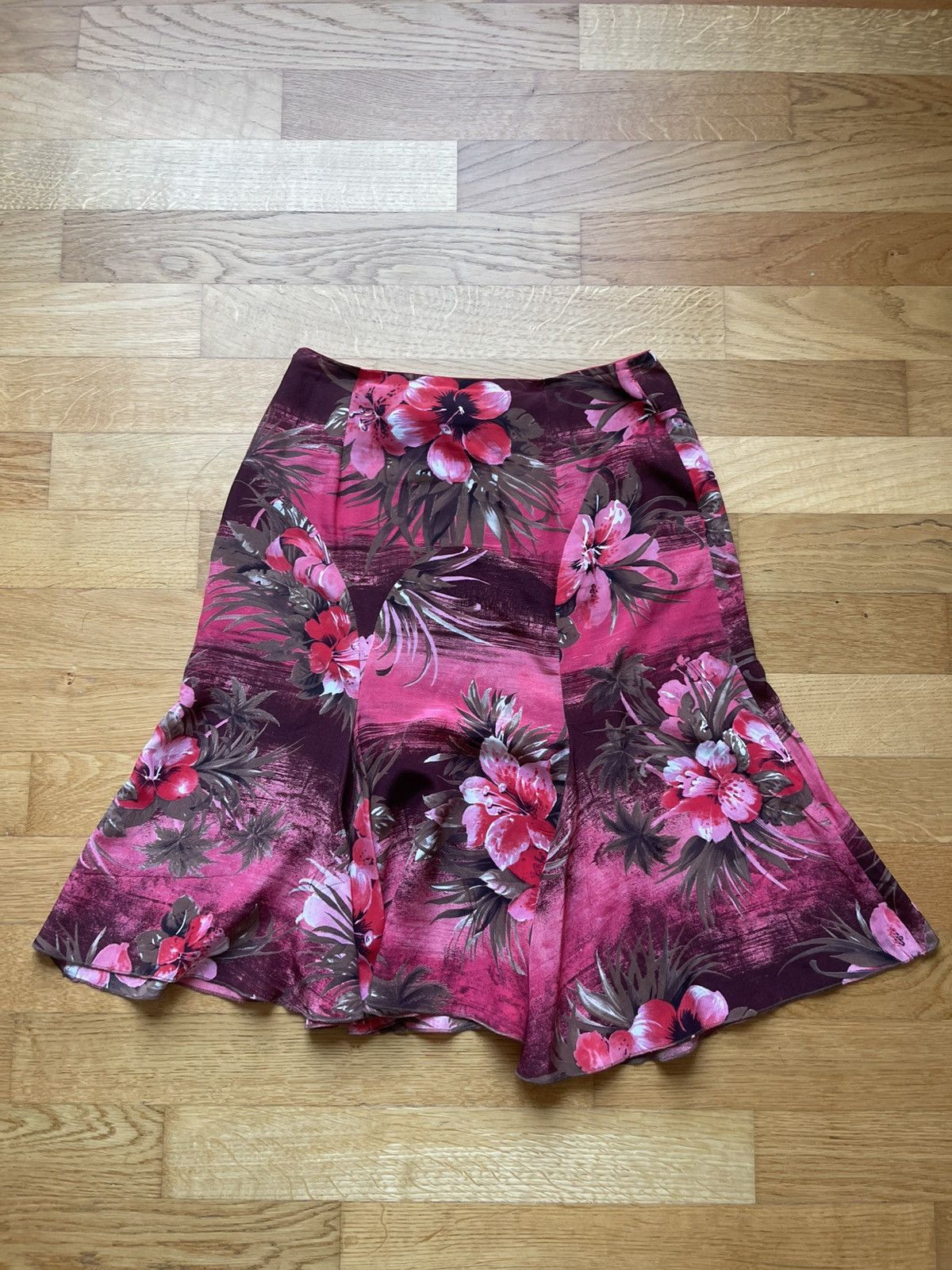 Blumarine Blumarine Embellished Flower Skirt Size 27" / US 4 / IT 40 - 3 Thumbnail