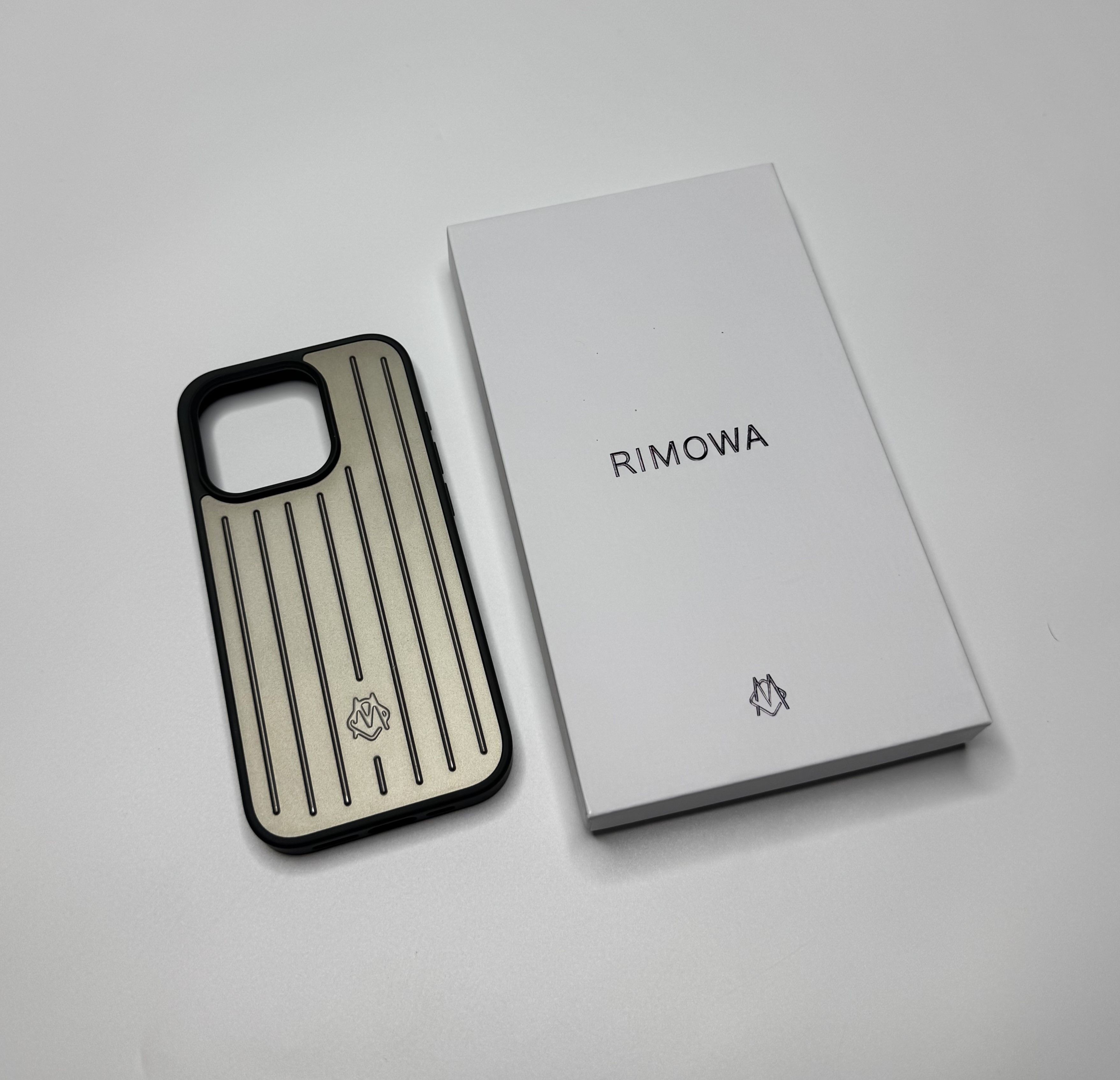 Rimowa Polycarbonate Case Iphone 15 Pro Gold/Graphite W/ Box, Men's — image 4 of 6