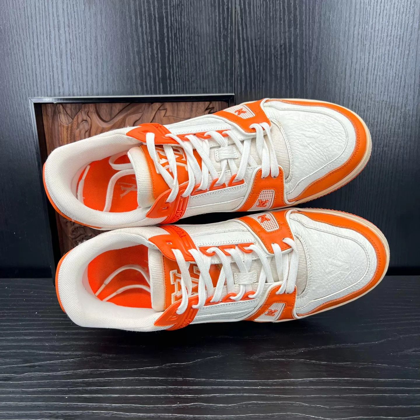 Louis Vuitton LV Trainer White Orange US7 EU41 New Original Box Size US 8 / EU 41 - 7 Thumbnail
