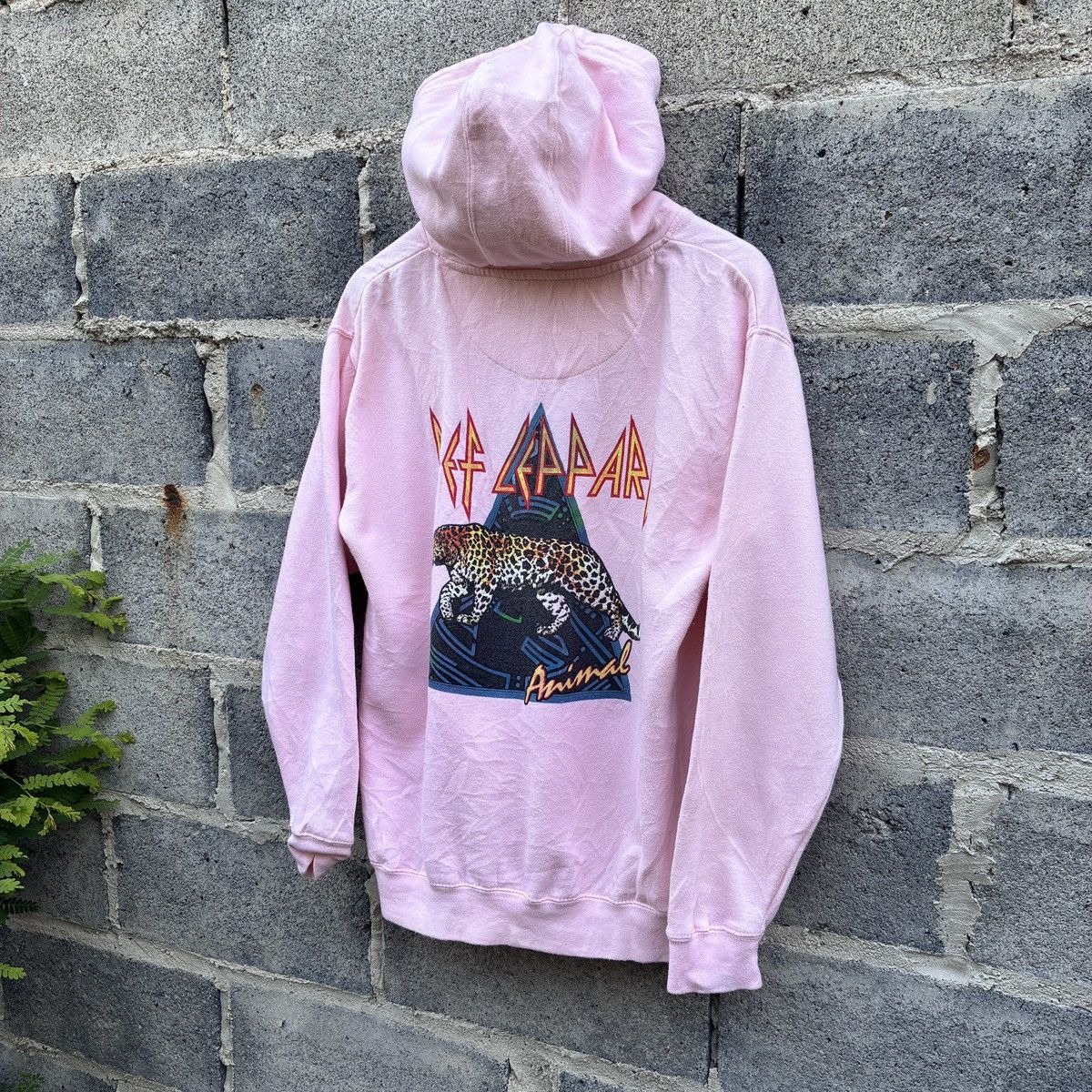 Band Tees × Def Leppard Def Leppard Animal Pink Hoodies Size US M / EU 48-50 / 2 - 6 Thumbnail