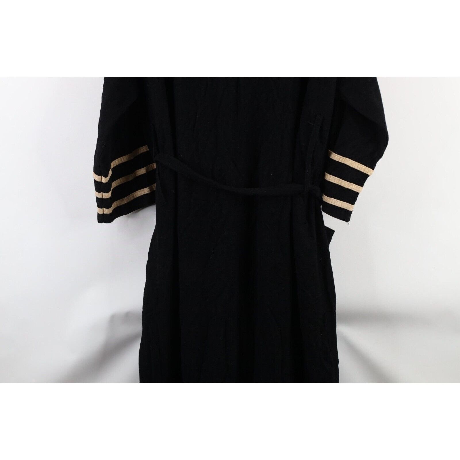 Vintage Vintage 60s 70s Streetwear Striped Velour Belted Robe Size US L / EU 52-54 / 3 - 14 Thumbnail