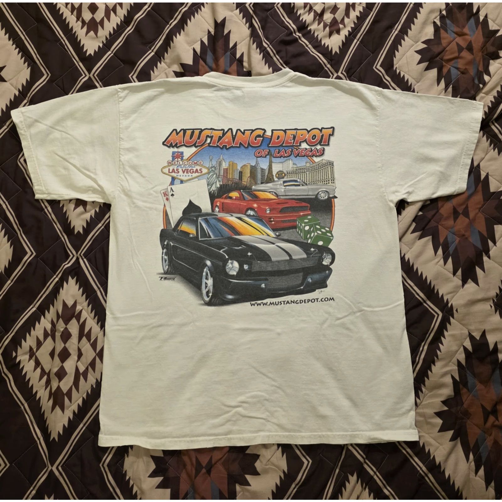 Gildan VINTAGE Gildan T-Shirt Mustang Depot Of Las Vegas Ford Mustang Men's XL White Graphic Print Cars Retro 90s Mens Size US XL / EU 56 / 4 - 3 Thumbnail
