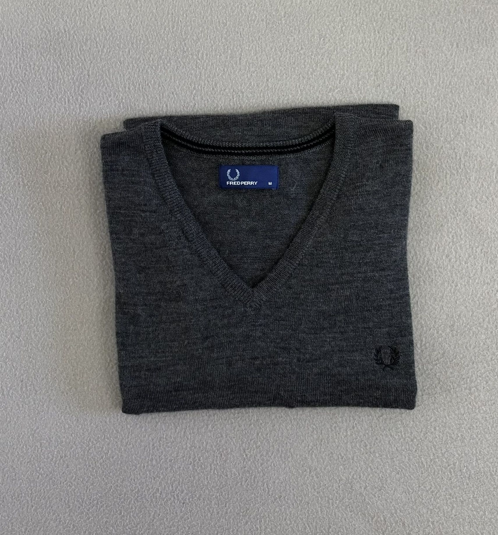 Fred Perry Fred Perry V-neck 100% Wool Sweater Medium Size US M / EU 48-50 / 2 - 14 Thumbnail