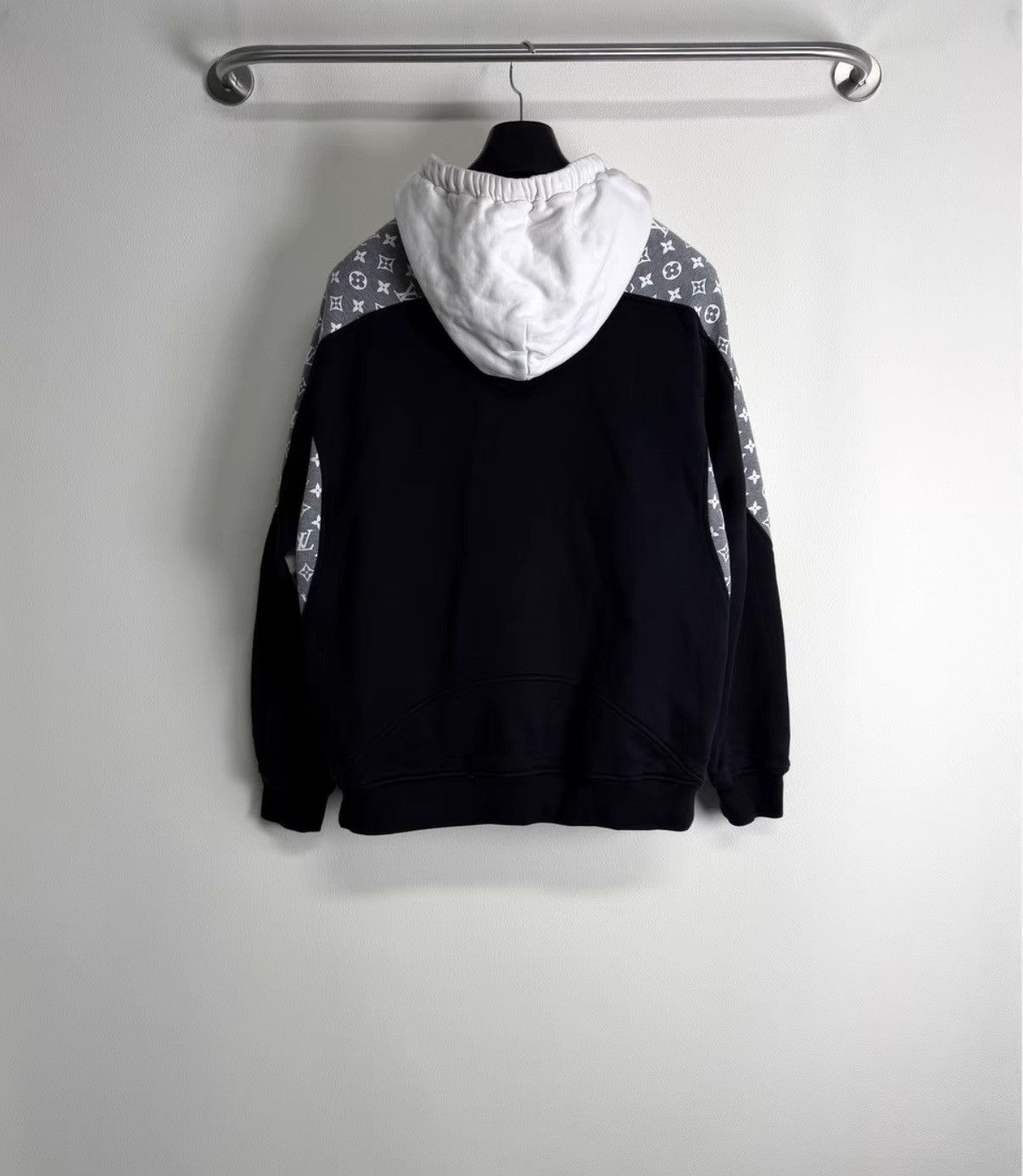 Louis Vuitton Louis Vuitton full print Monogram Pi hoodie Size US XL / EU 56 / 4 - 2 Thumbnail