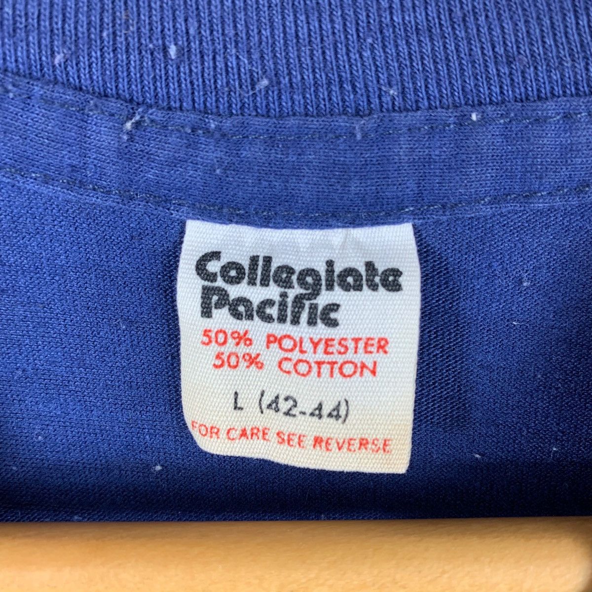 Vintage Vintage 90s GREENSBORO COLLAGE Big spellout tee Size US L / EU 52-54 / 3 - 3 Thumbnail