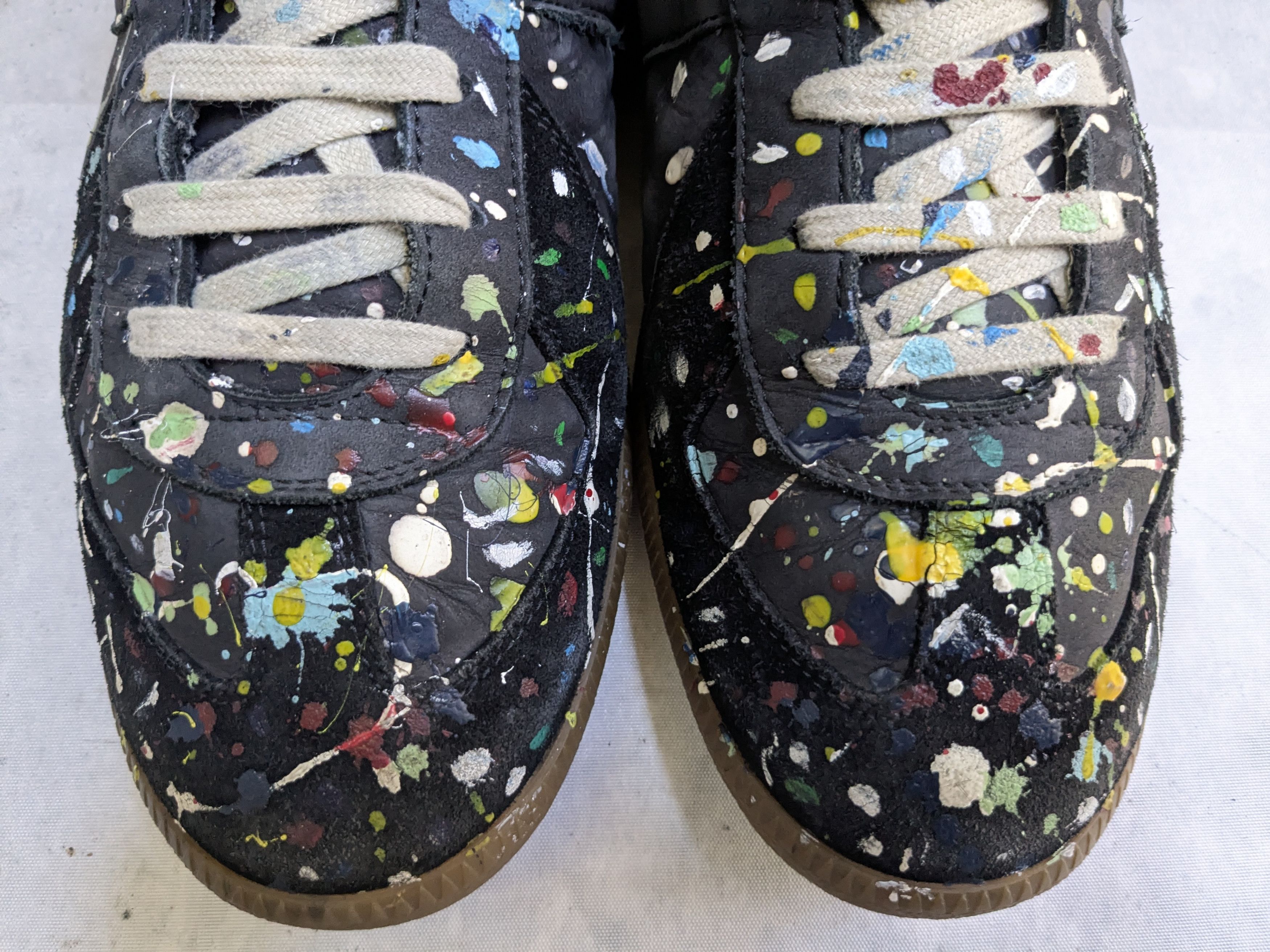 Maison Margiela Maison Margiela Replica Black Paint Splatter 11 44 Gum Low Size US 11 / EU 44 - 4 Thumbnail