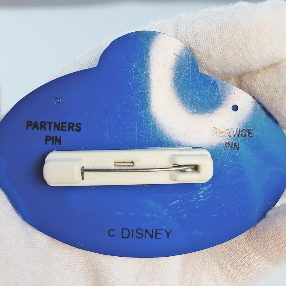 Disney Disney Parks Cast Member Badge Lendi White Gold Stars Size ONE SIZE - 8 Thumbnail