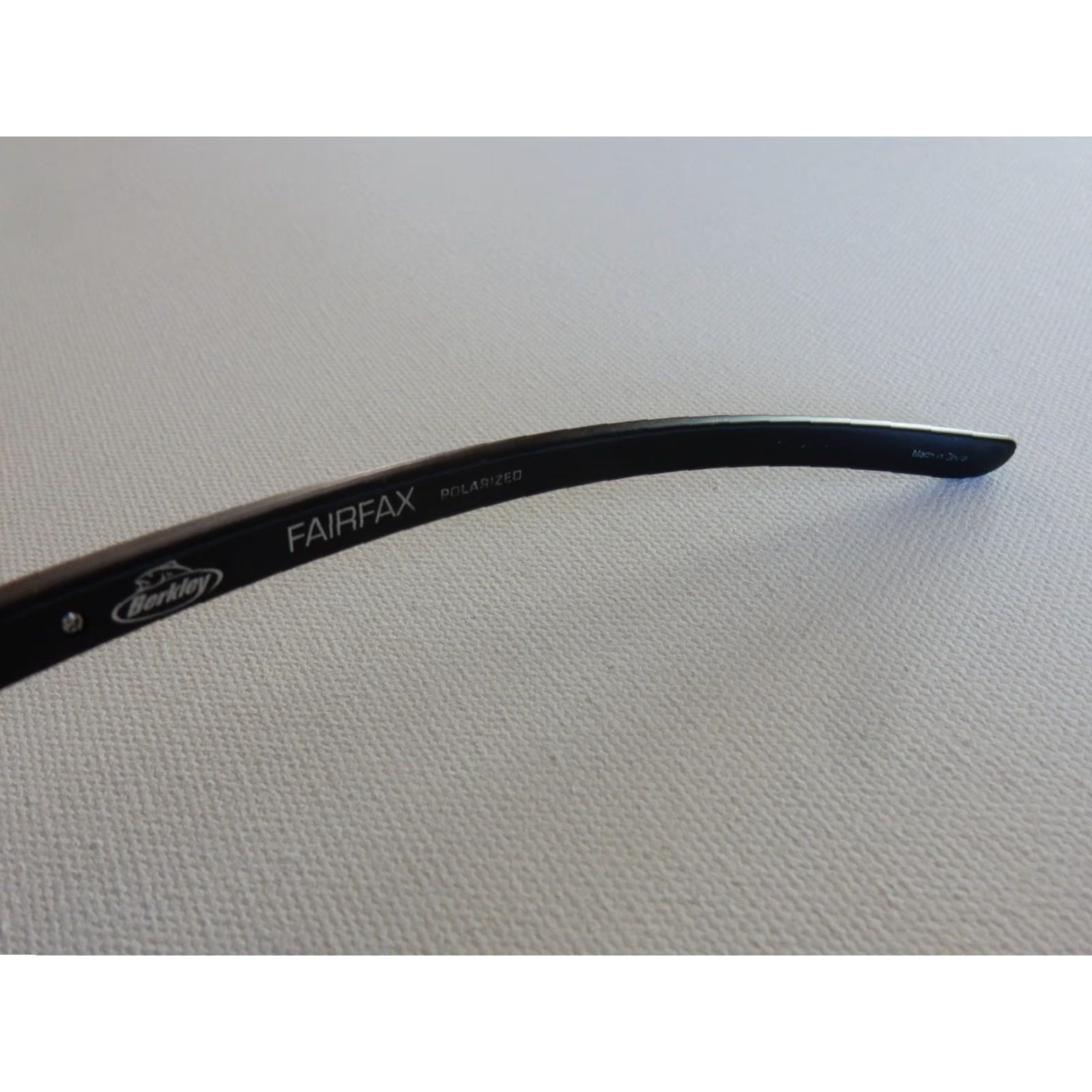 Vintage BERKLEY Polarized Black Wrap Sunglasses Men Size ONE SIZE - 4 Thumbnail