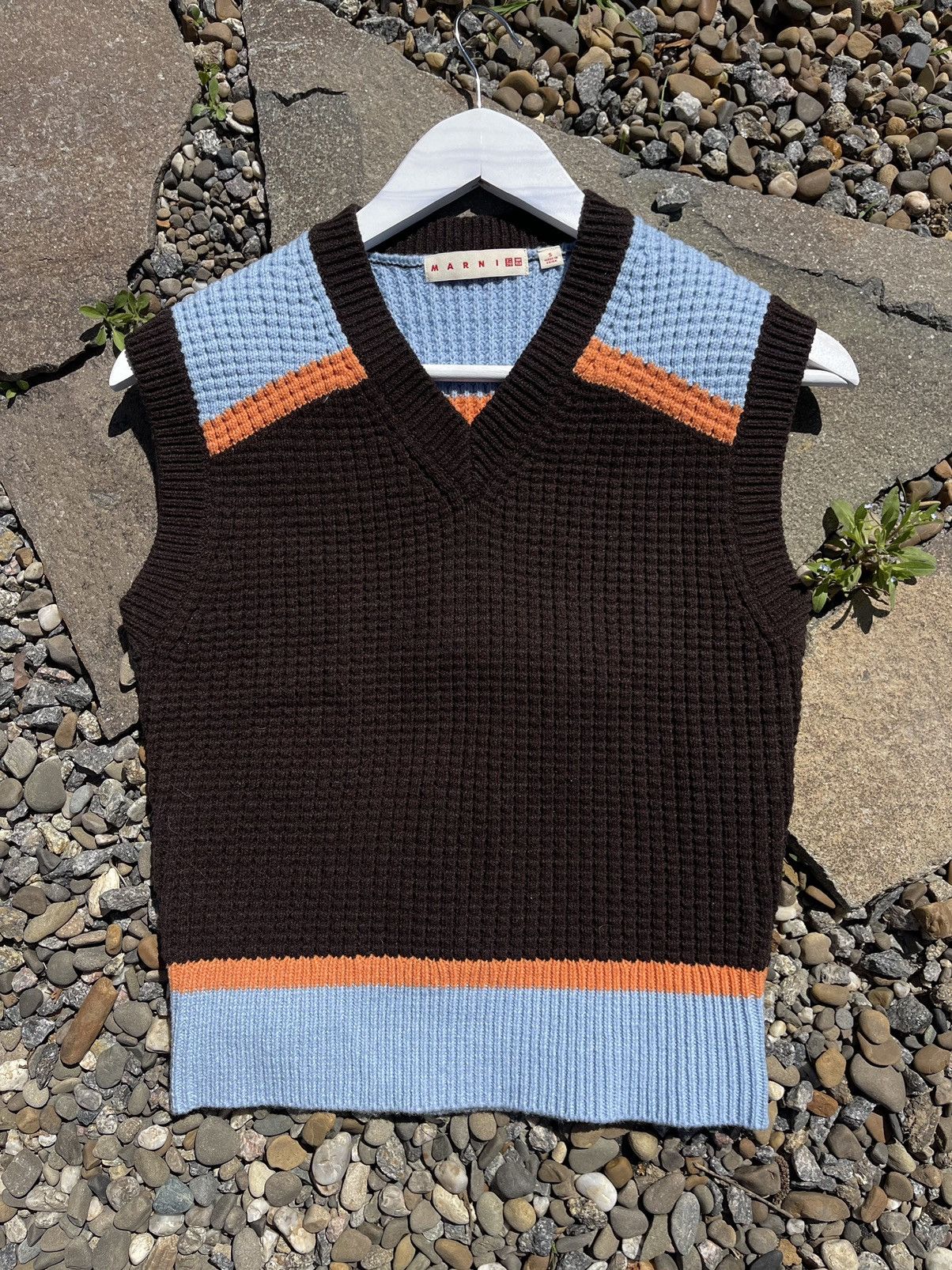 Marni × Uniqlo Marni x UniQlo brown knit vest v-neck sleeveless sweater Size S / US 4 / IT 40 - 1 Thumbnail