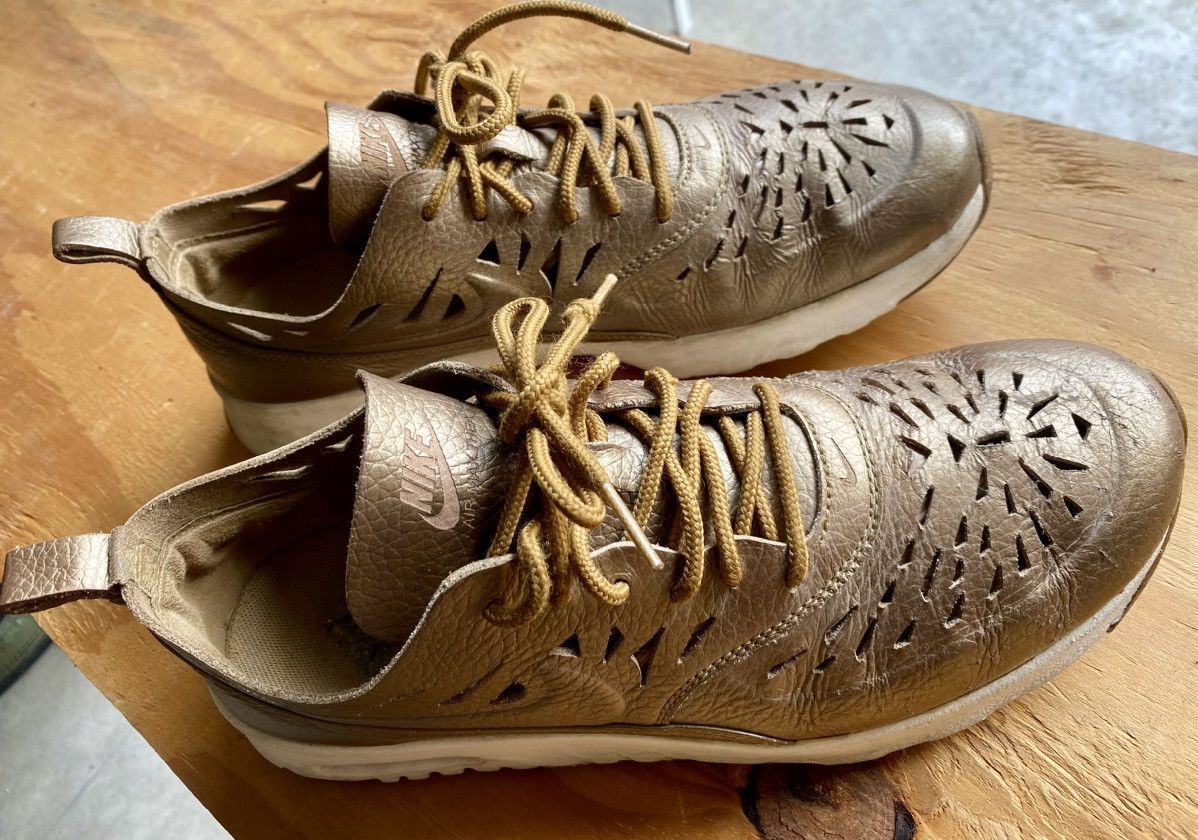 Nike Nike AIR MAX THEA JOLI THE GOLDEN ONE 9.5 Size US 9.5 / IT 39.5 - 6 Thumbnail