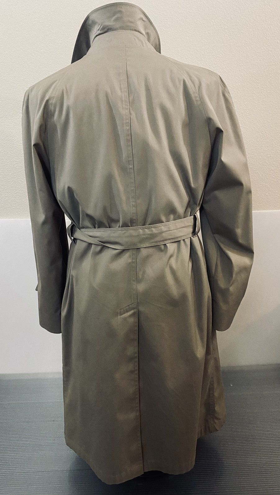 Christian Dior Monsieur Christian Dior Monsieur taupe mackintosh coat 38R Vintage Size US M / EU 48-50 / 2 - 3 Thumbnail