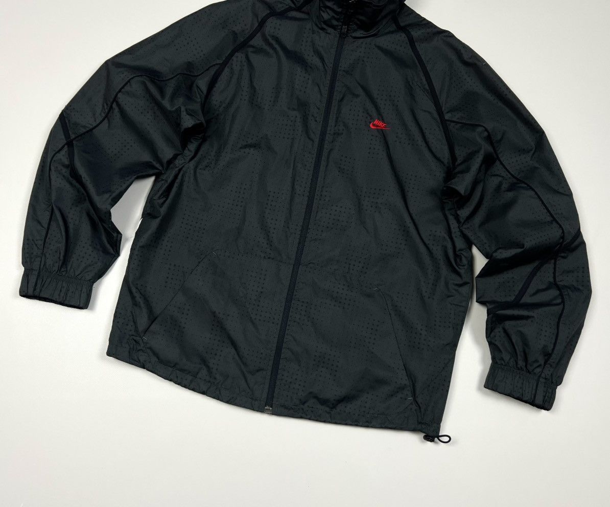Nike Vintage Nike Black Nylon Y2K Zip Track Jacket Size M Size US M / EU 48-50 / 2 - 9 Thumbnail