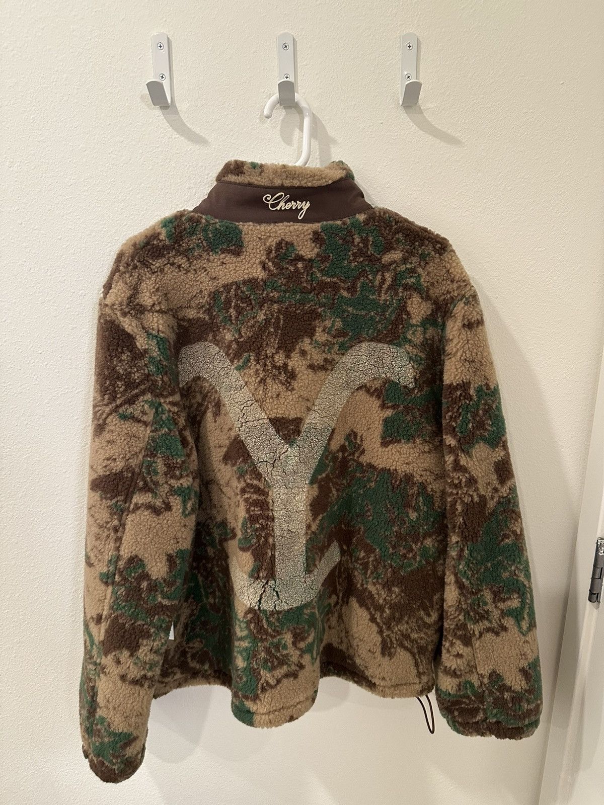 Cherry LA Cherry LA Yellowstone Camo Sherpa Jacket Size US L / EU 52-54 / 3 - 2 Thumbnail