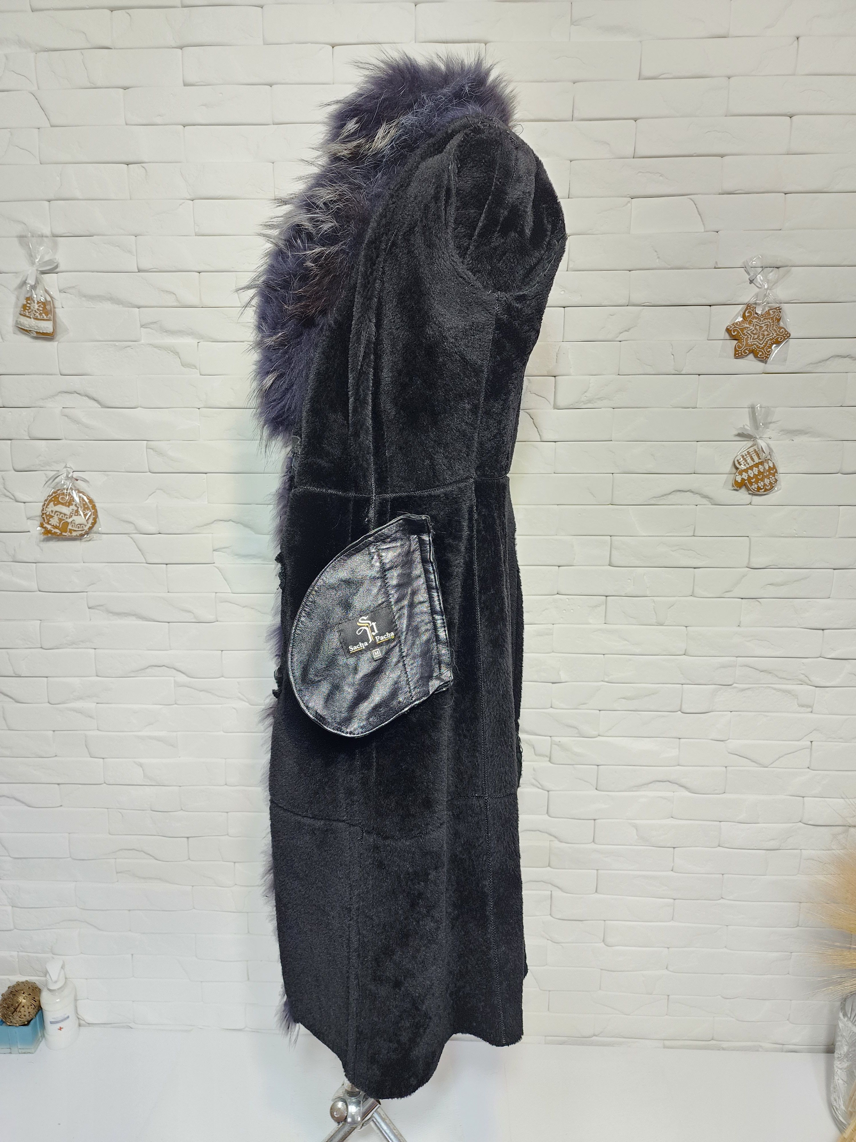 Furla Black Sheepskin Coat: Women's Genuine Fur, Button Front Size M / US 6-8 / IT 42-44 - 9 Thumbnail