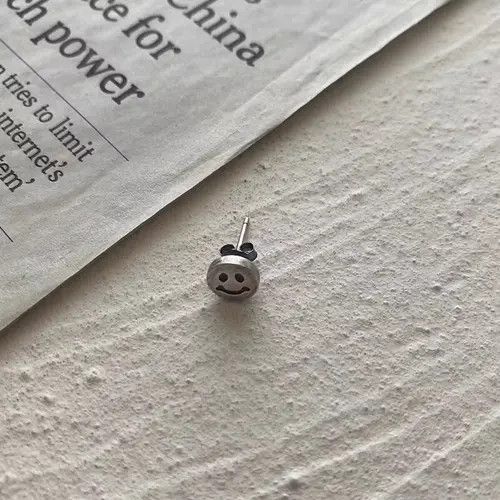 Designer × Vintage 💯925 silver vintage smiley ear stud Size ONE SIZE - 3 Thumbnail