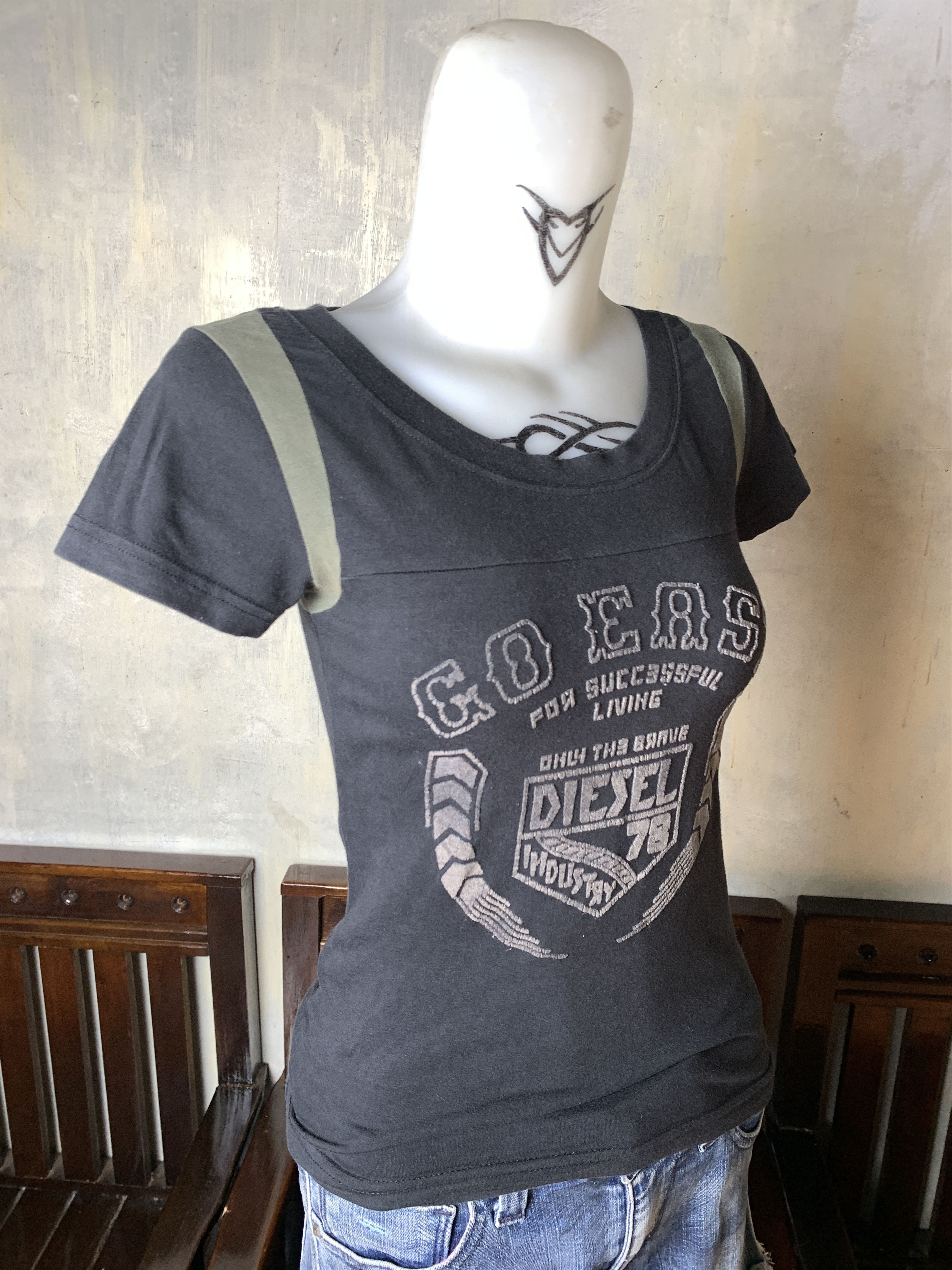 Diesel Diesel Black Fitted Velvet Print Tee (S) Size S / US 4 / IT 40 - 2 Thumbnail