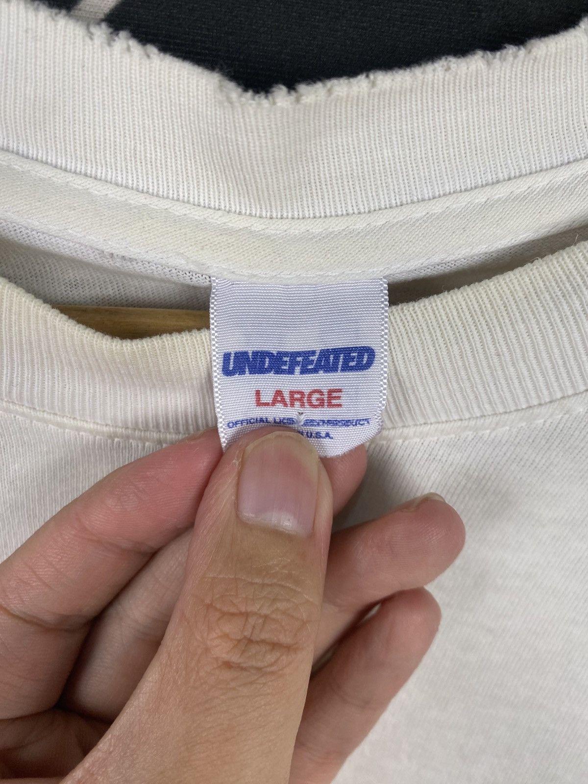 Undefeated Vintage Undefeated Distress Backhit logo Tshirt Size US XL / EU 56 / 4 - 7 Thumbnail