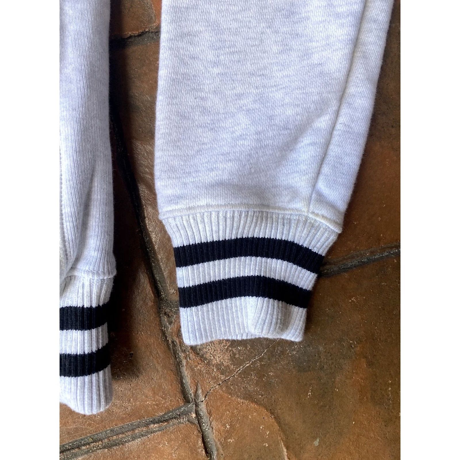 Champion VINTAGE Champion Reverse WEAVE Crewneck Sweatshirt Gray Spell Out Small Mens Shirt Size US S / EU 44-46 / 1 - 5 Thumbnail