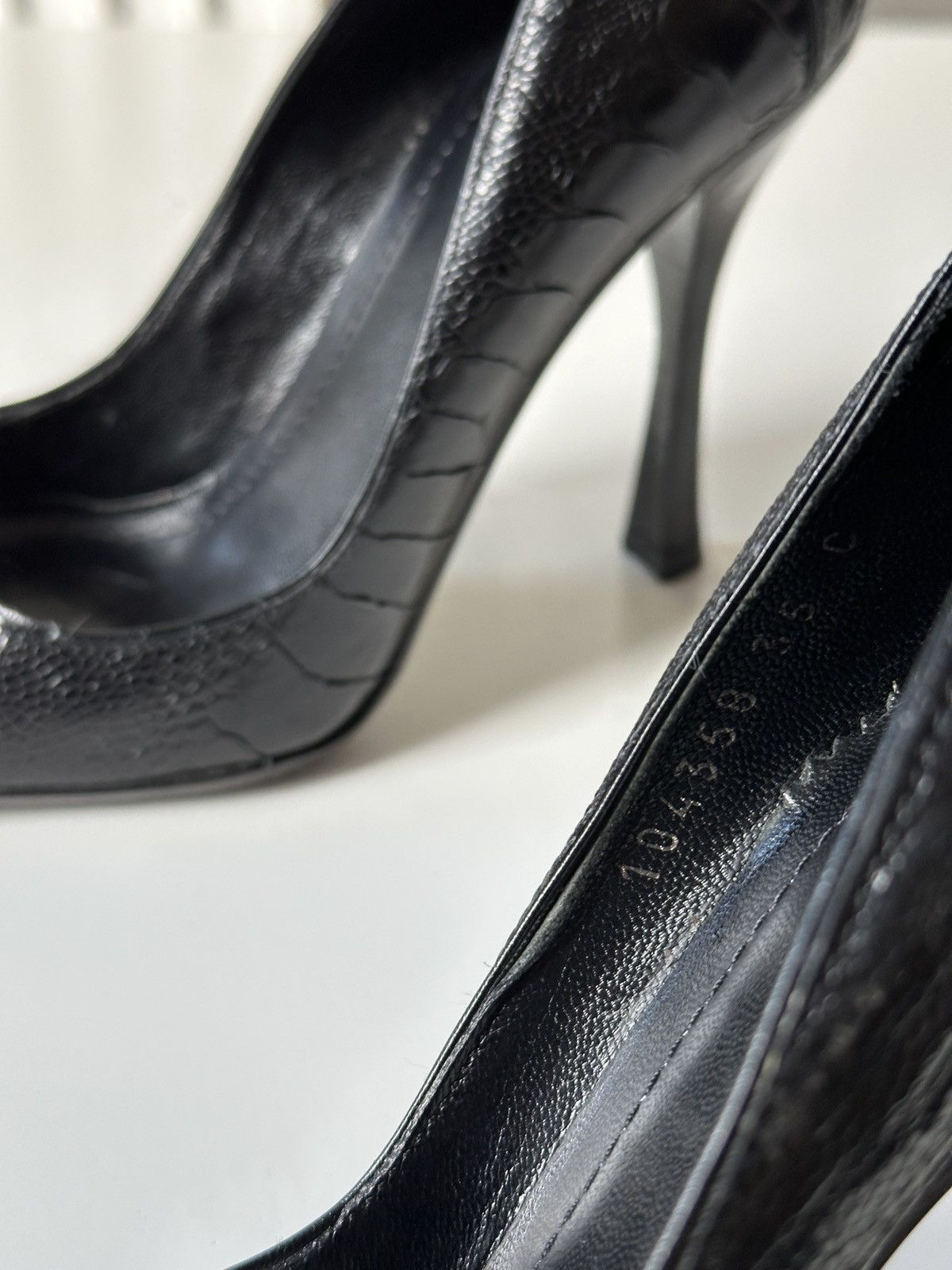 Gucci Gucci by Tom Ford Alligator Leather Black Pointed Toe Heels Size US 5.5 / IT 35.5 - 9 Thumbnail