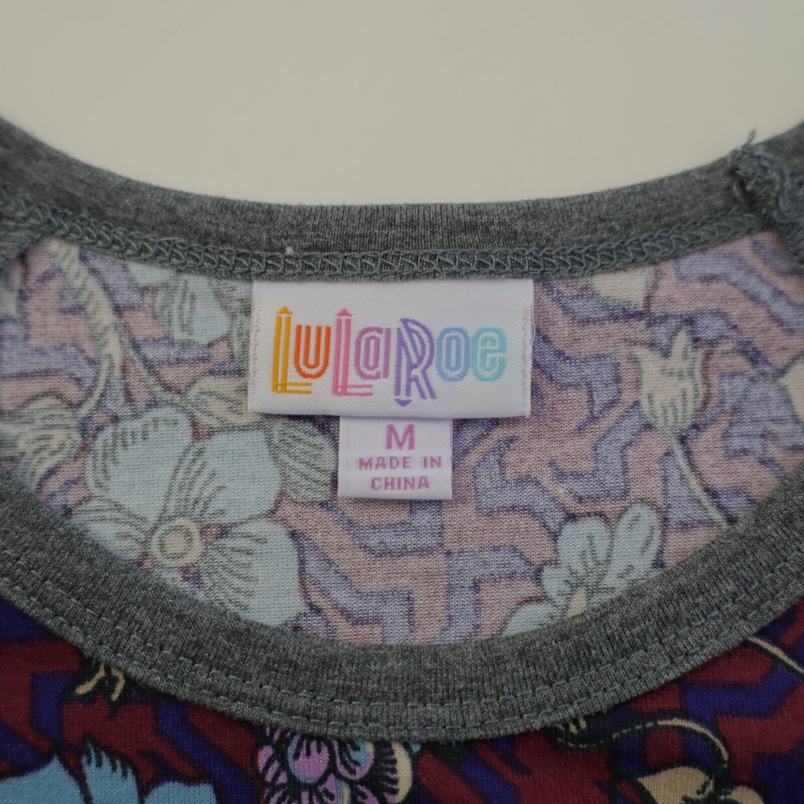 Designer LuLaRoe Purple Blue Floral Baseball Tee 3/4 Sleeve Shirt Med Size M / US 6-8 / IT 42-44 - 6 Thumbnail
