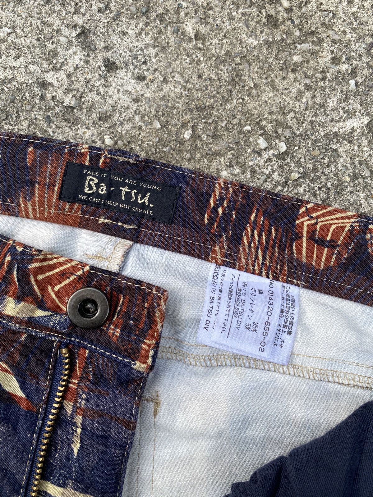 Hysteric Glamour × Japanese Brand × Jean Paul Gaultier Bat - su Japan Overprint Strechable Released Leg Pant Size US 29 - 14 Thumbnail