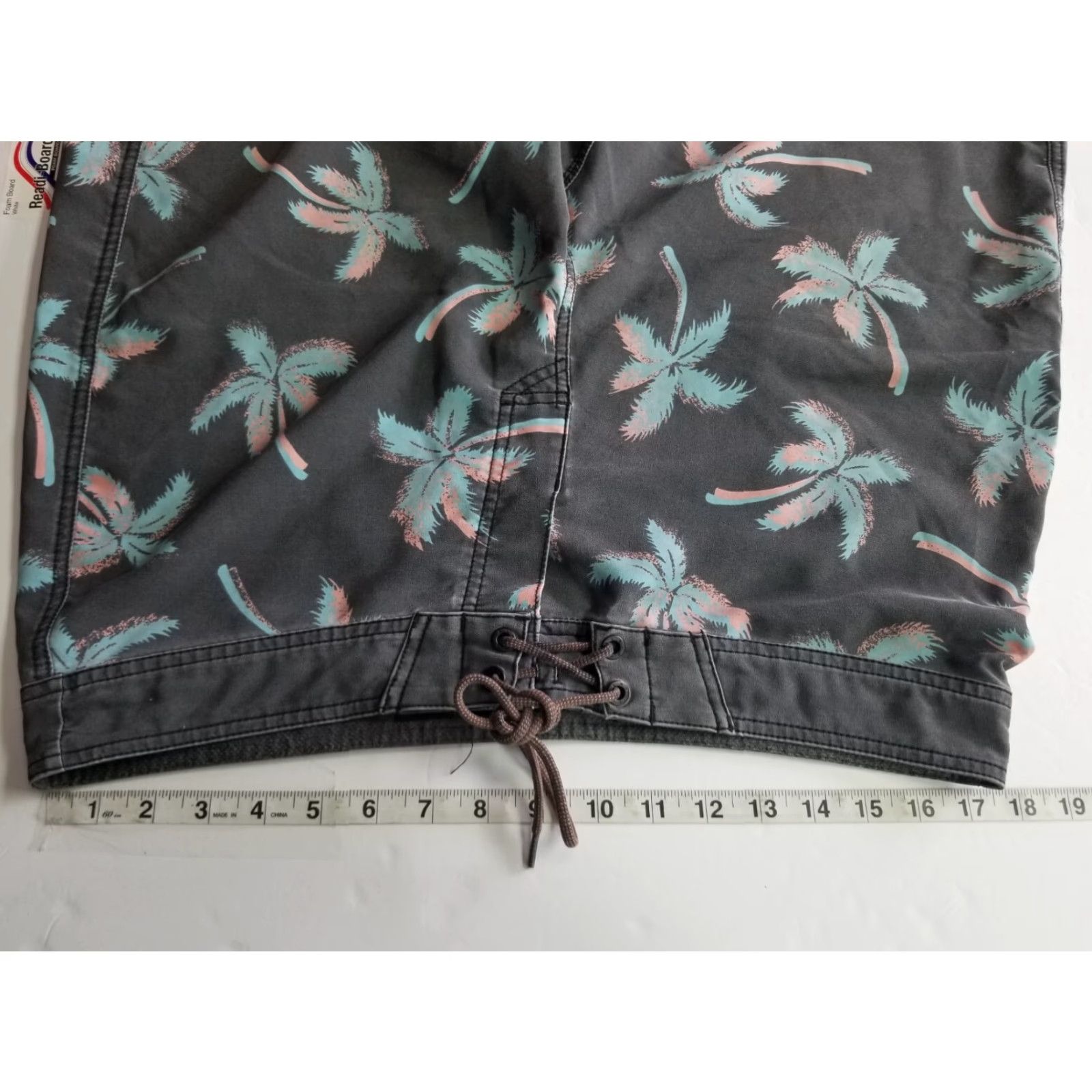 Rip Curl Rip Curl Mirage Gray Palm Print Board Shorts Men's Size 33 Quick Dry Lace Up Closure Pockets Size US 33 - 3 Thumbnail