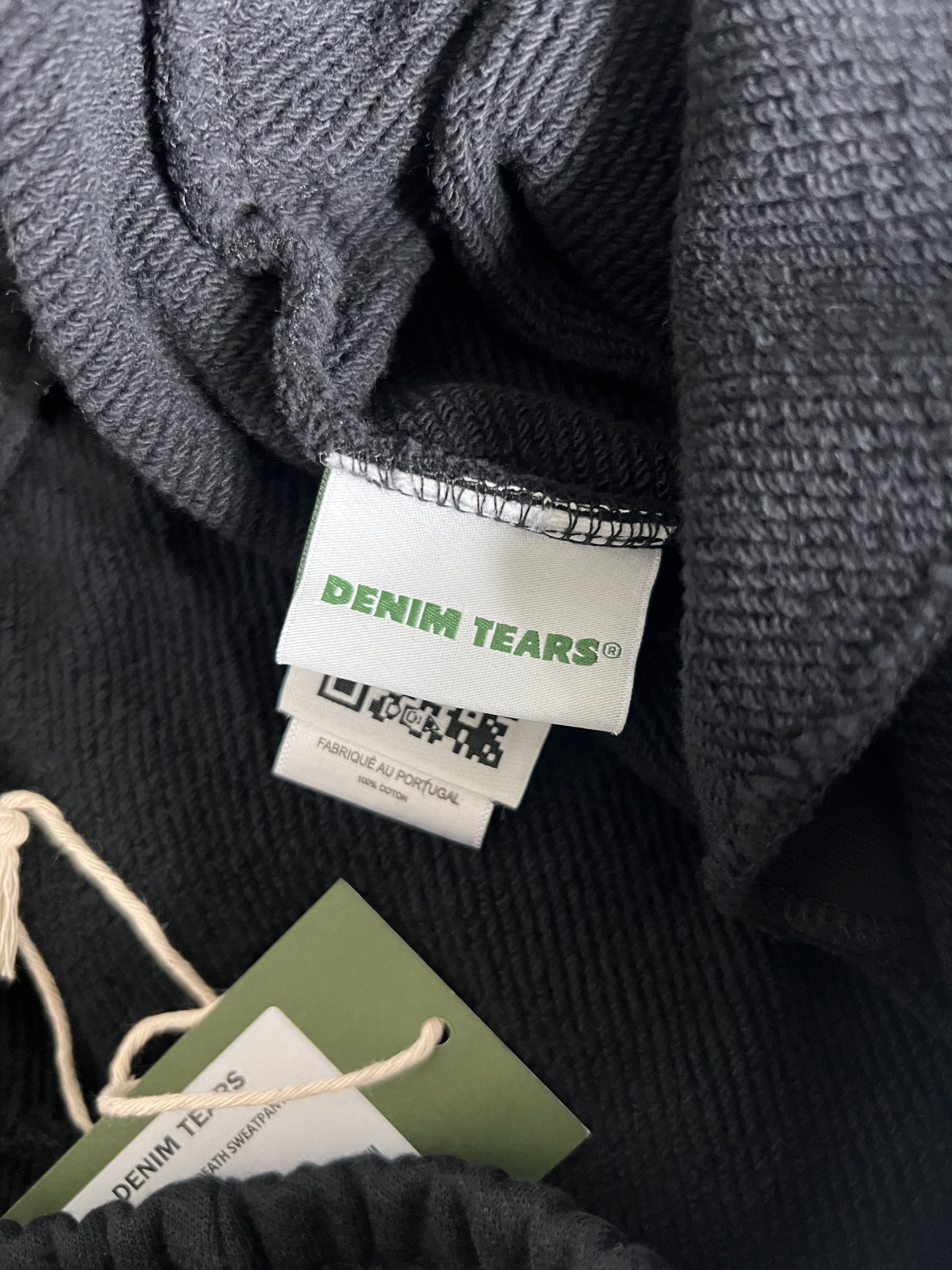 DENIM TEARS Denim Tears Cotton Wreath Sweatpants in Black Size US 34 / EU 50 - 9 Thumbnail