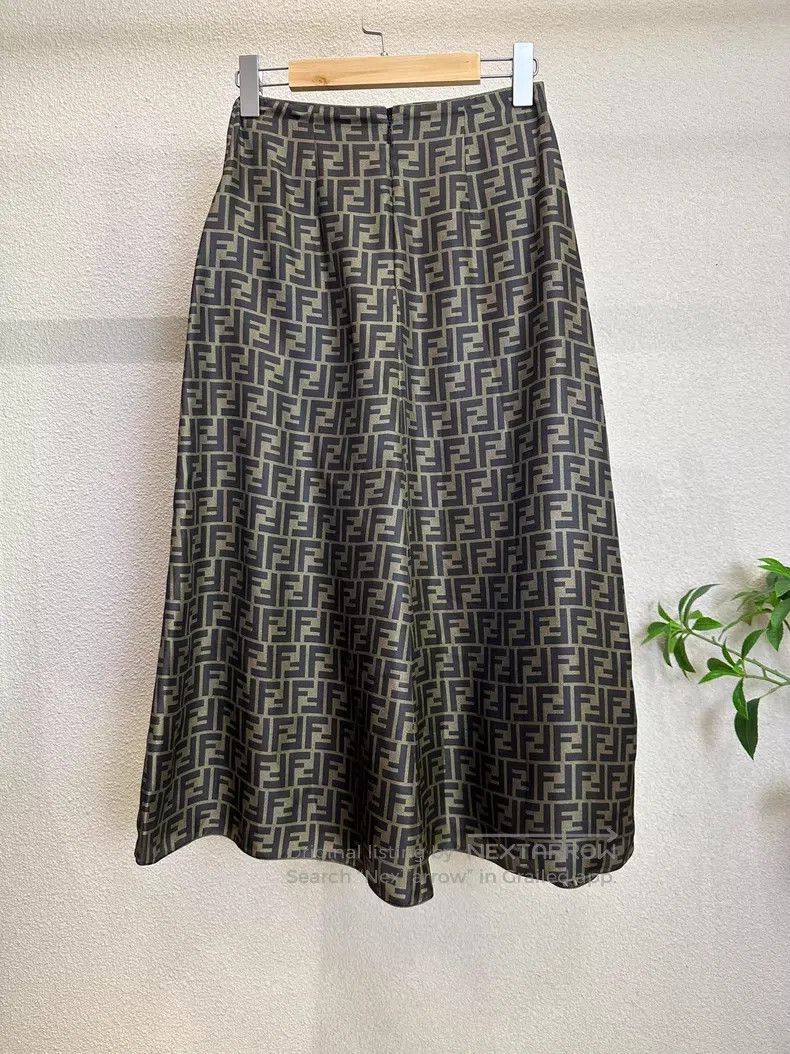 Fendi Fendi Classic Monogram Printed Silk Half Skirt Size 25" / US 0 / IT 36 - 2 Thumbnail